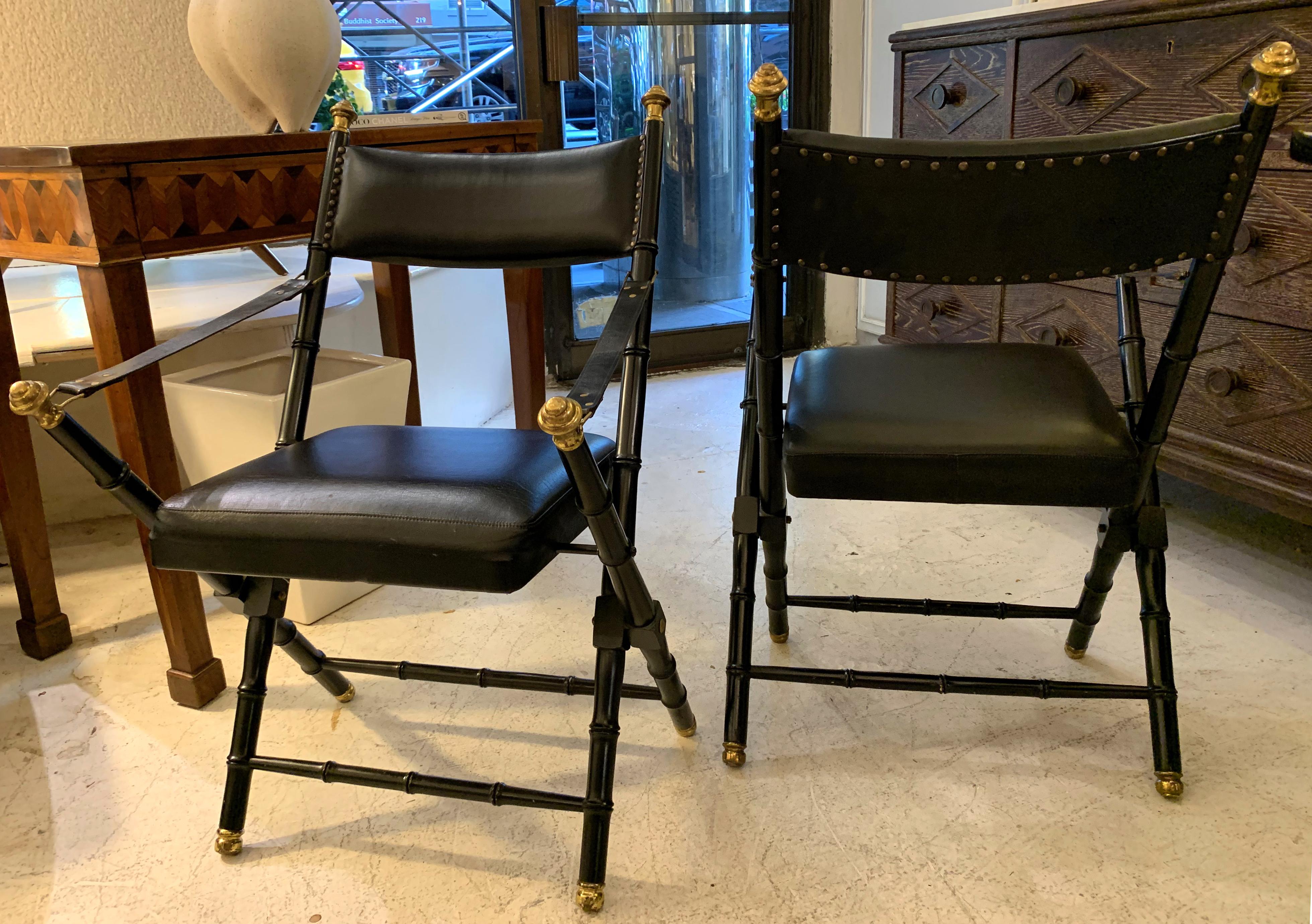 Pair of French Campaign-Style Leather Folding Chairs with Faux-Bamboo Frames In Excellent Condition For Sale In New York, NY