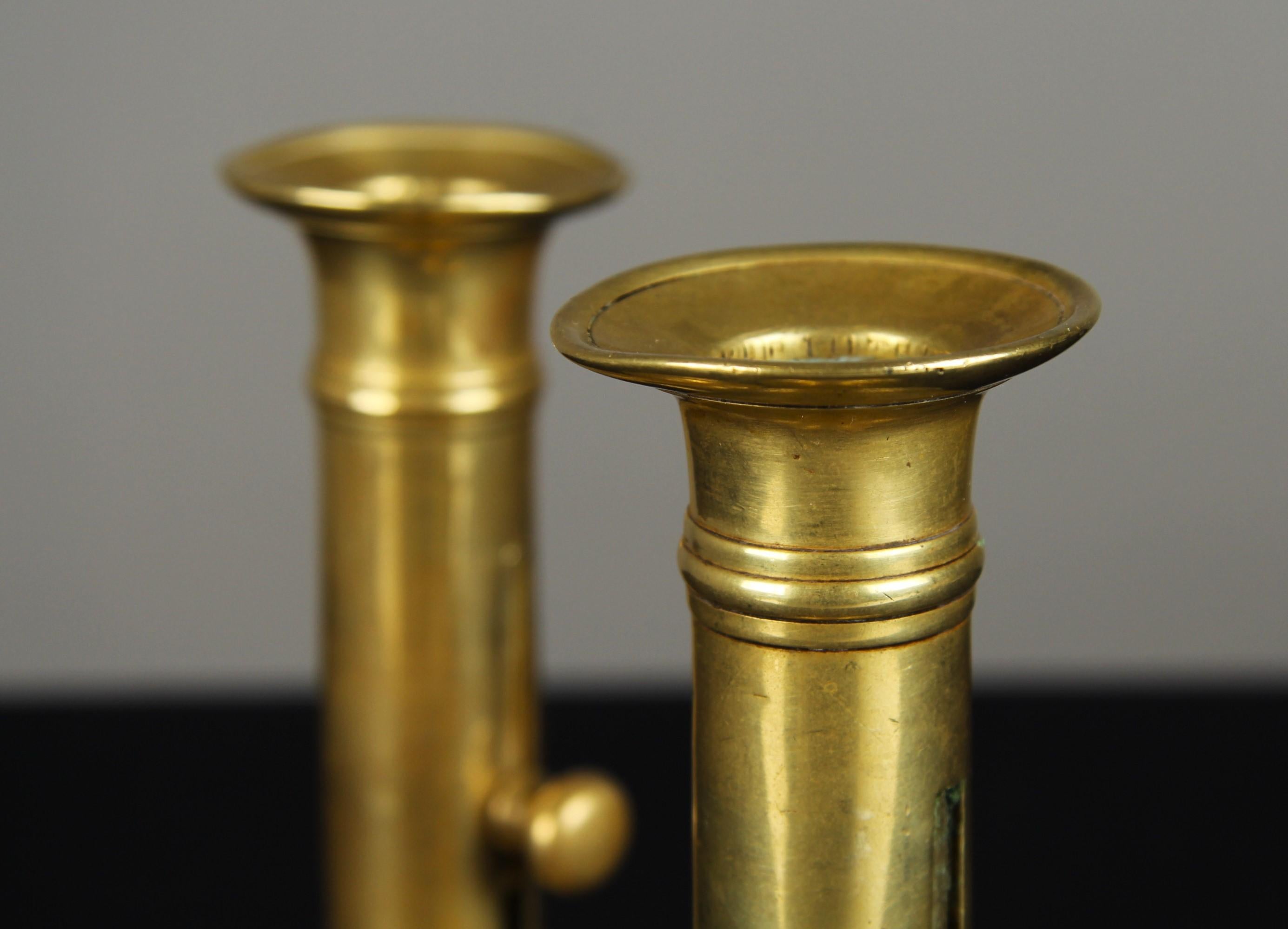 Coppia di candelieri francesi, ottone, 20° secolo In condizioni buone in vendita a Greven, DE