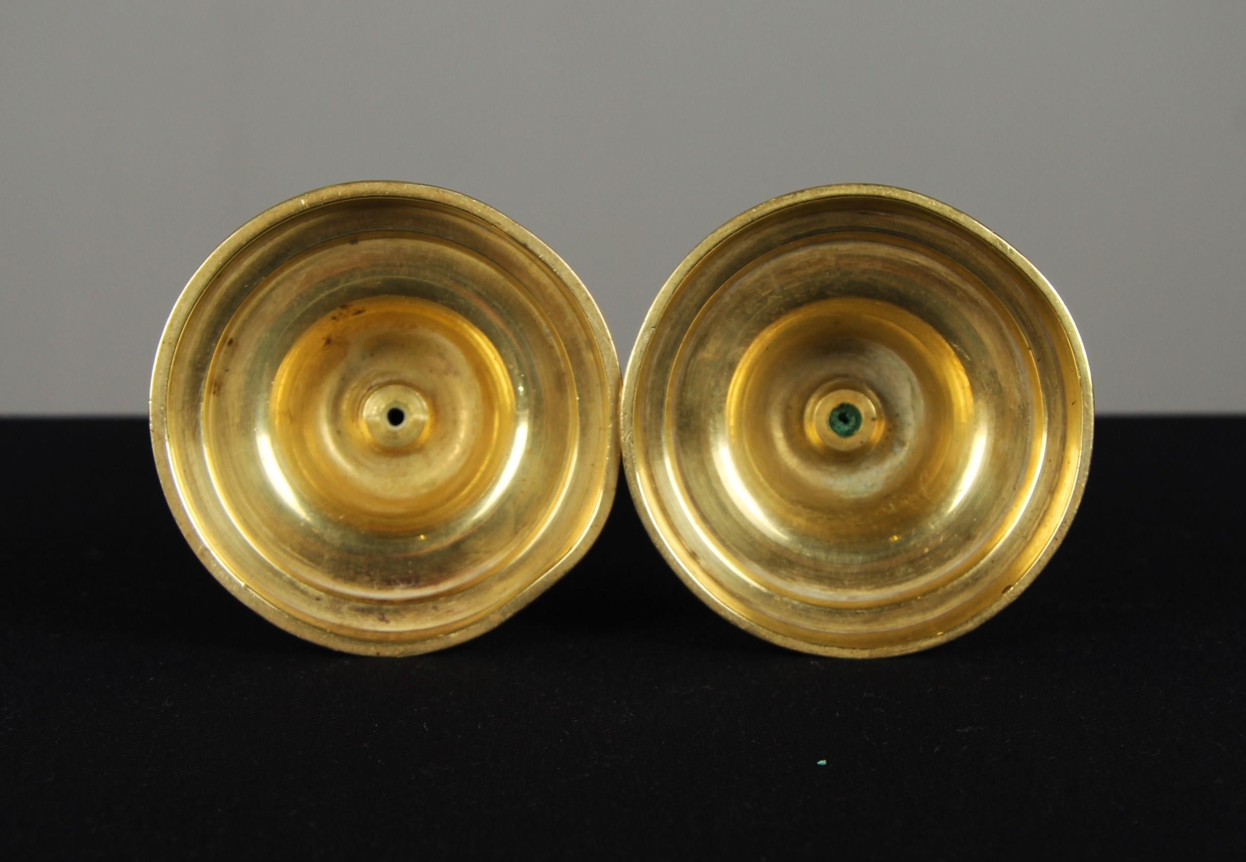 Coppia di candelieri francesi, ottone, 20° secolo in vendita 1