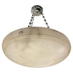 Coppia di apparecchi francesi in alabastro intagliato, venduti singolarmente