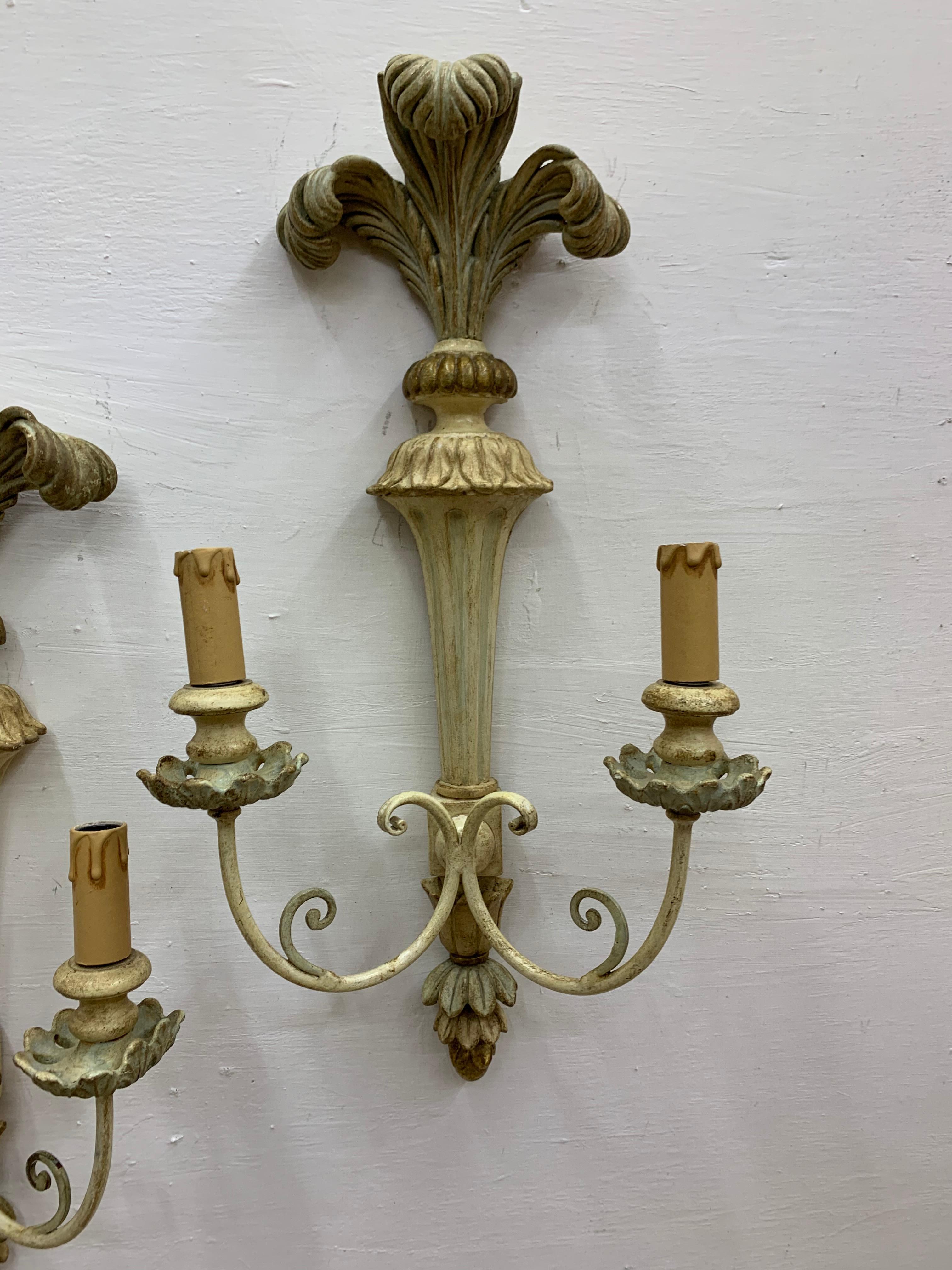Pair of French Carved and Painted Wood Sconces in Classical Style, circa 1950 In Fair Condition For Sale In Merida, Yucatan