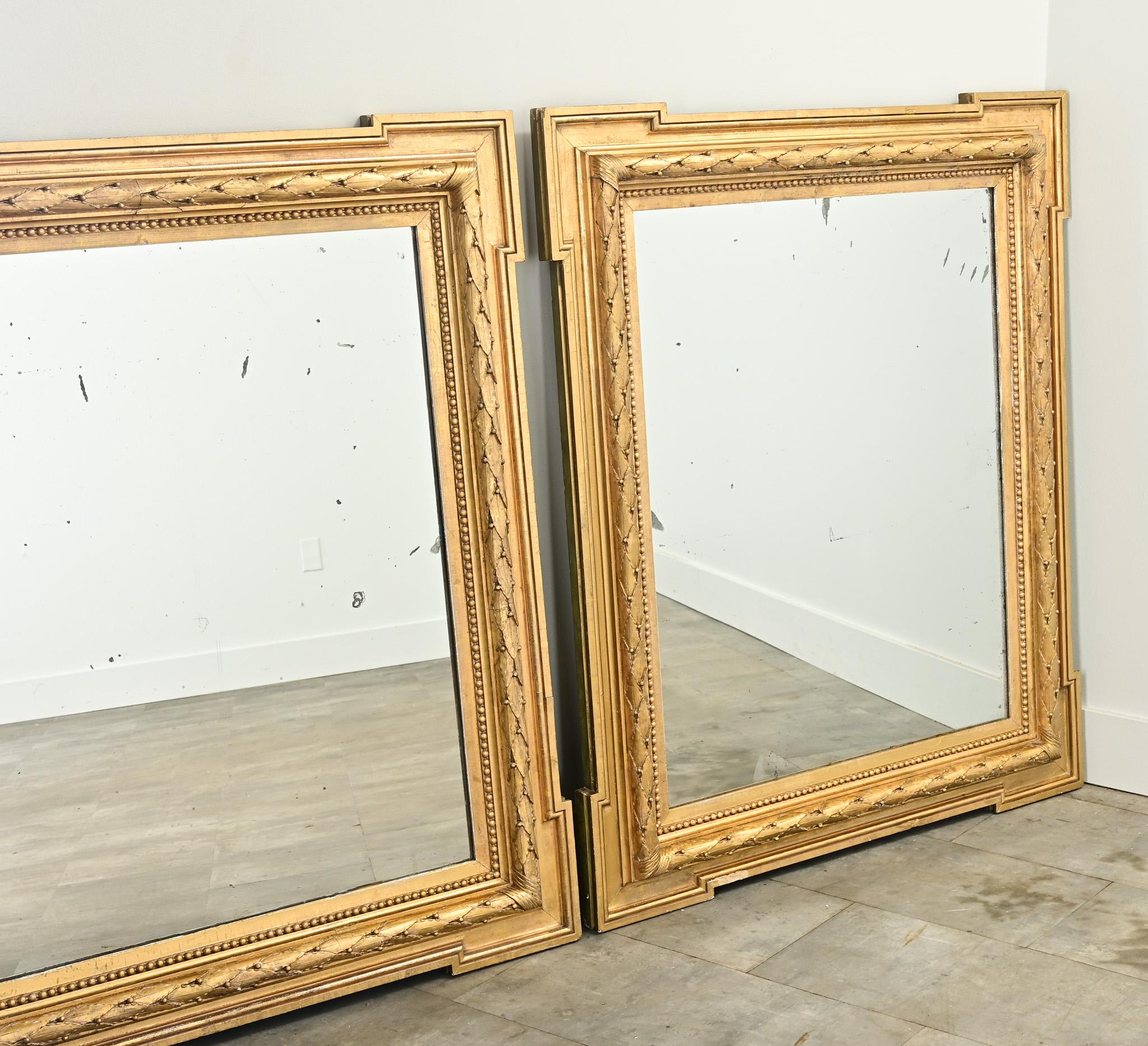 Pair of French Carved Gold Gilt Mirrors In Good Condition For Sale In Baton Rouge, LA