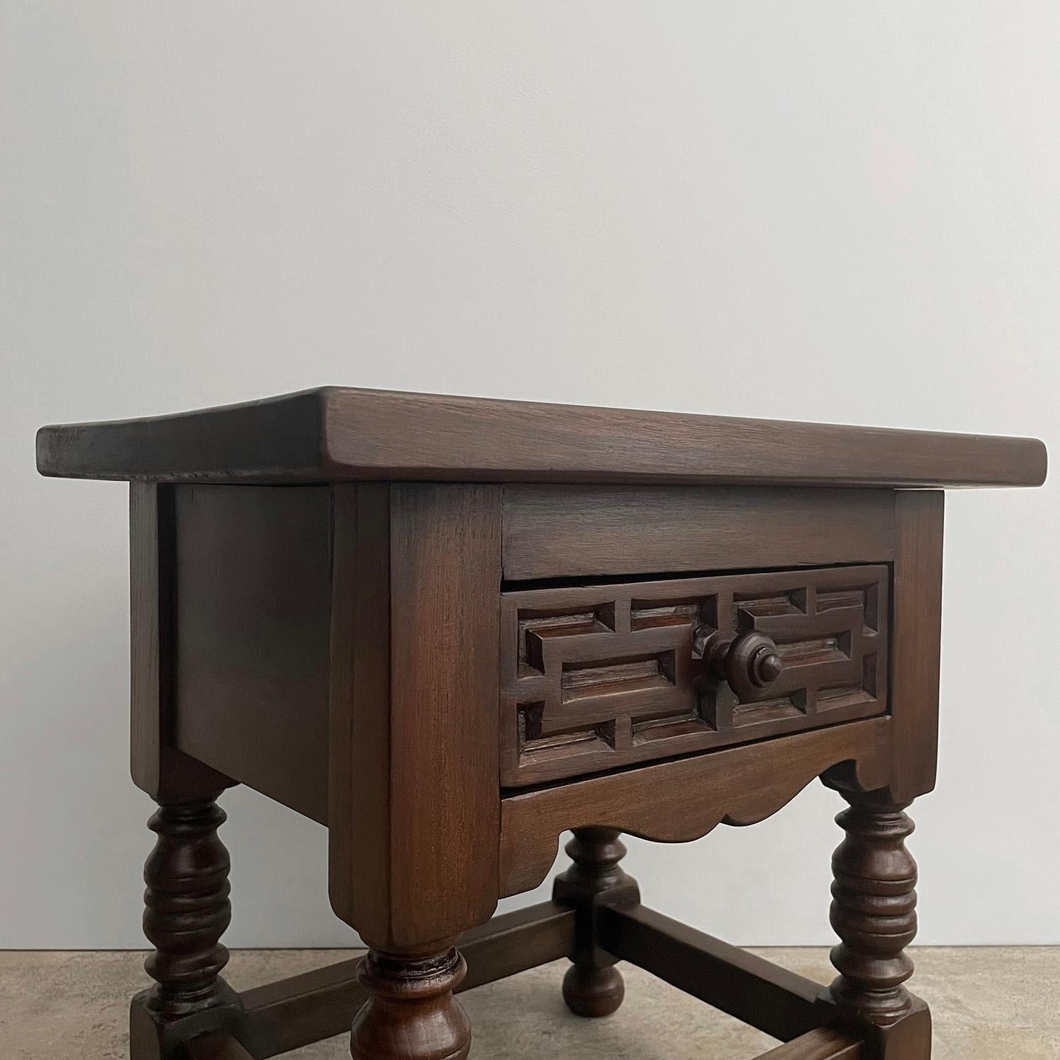 Pair of French Carved Oak End Tables  In Good Condition For Sale In Los Angeles, CA