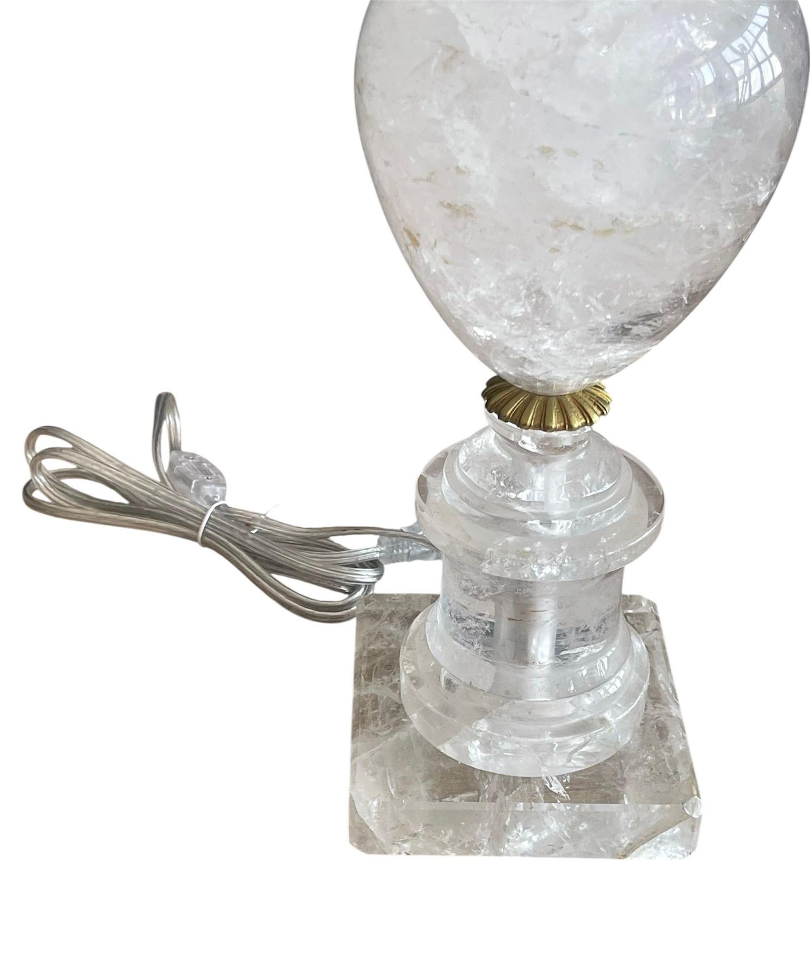 Pareja de Lámparas de Mesa Francesas de Cristal de Roca Tallado, Siglo XX Cristal de roca en venta