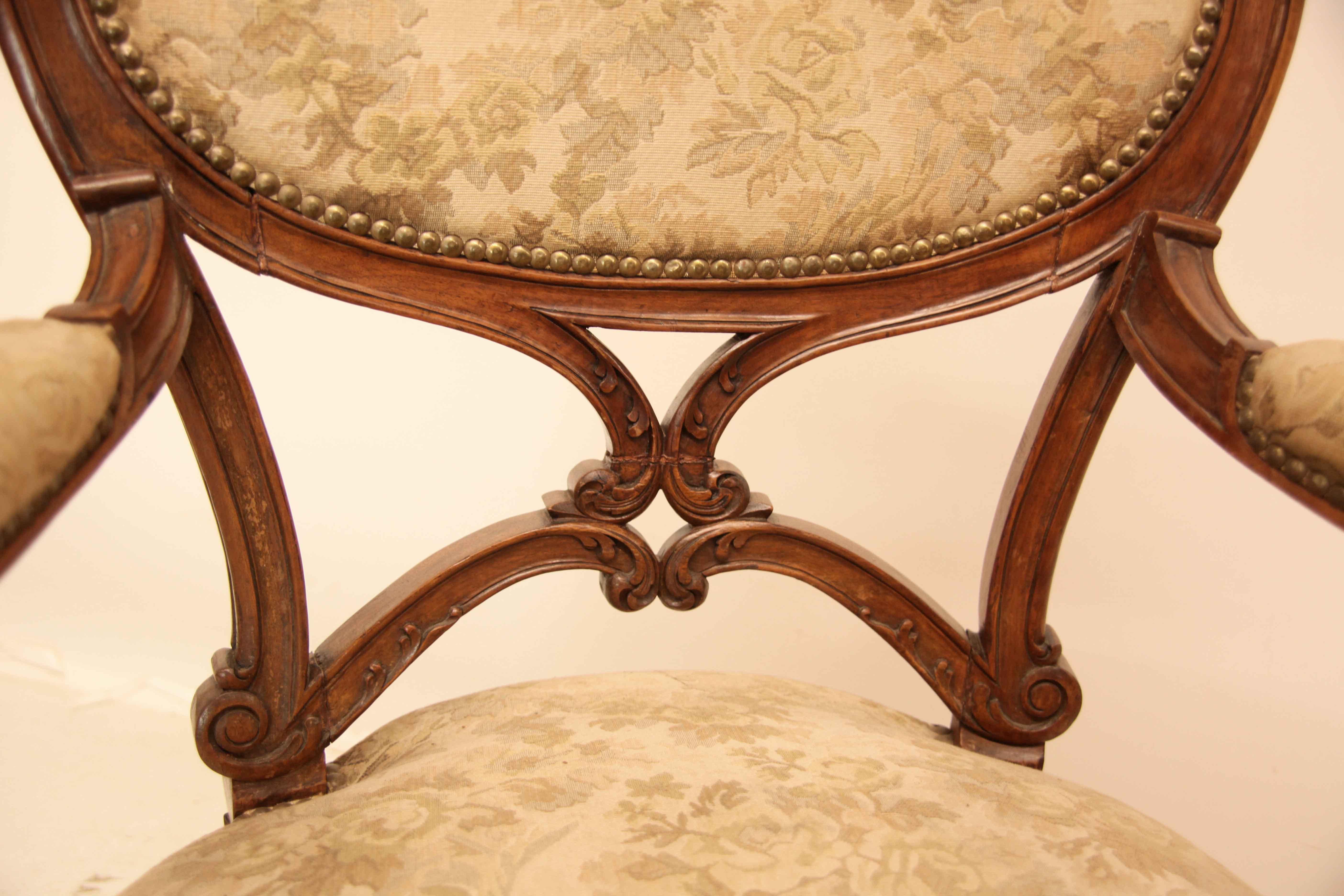 Pair of French Carved Walnut Armchairs In Good Condition For Sale In Wilson, NC