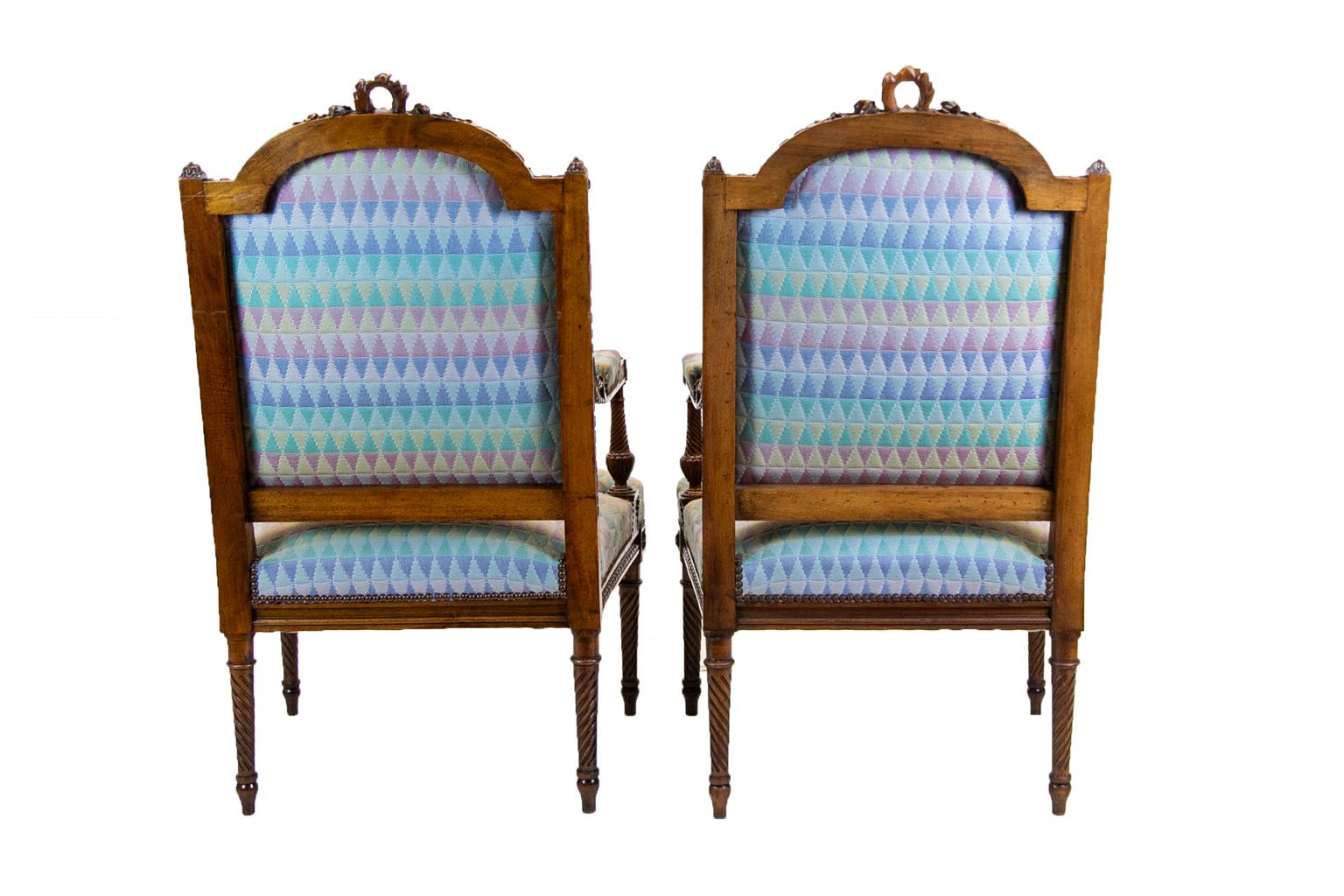 Pair of French Carved Walnut Bergère Armchairs 4