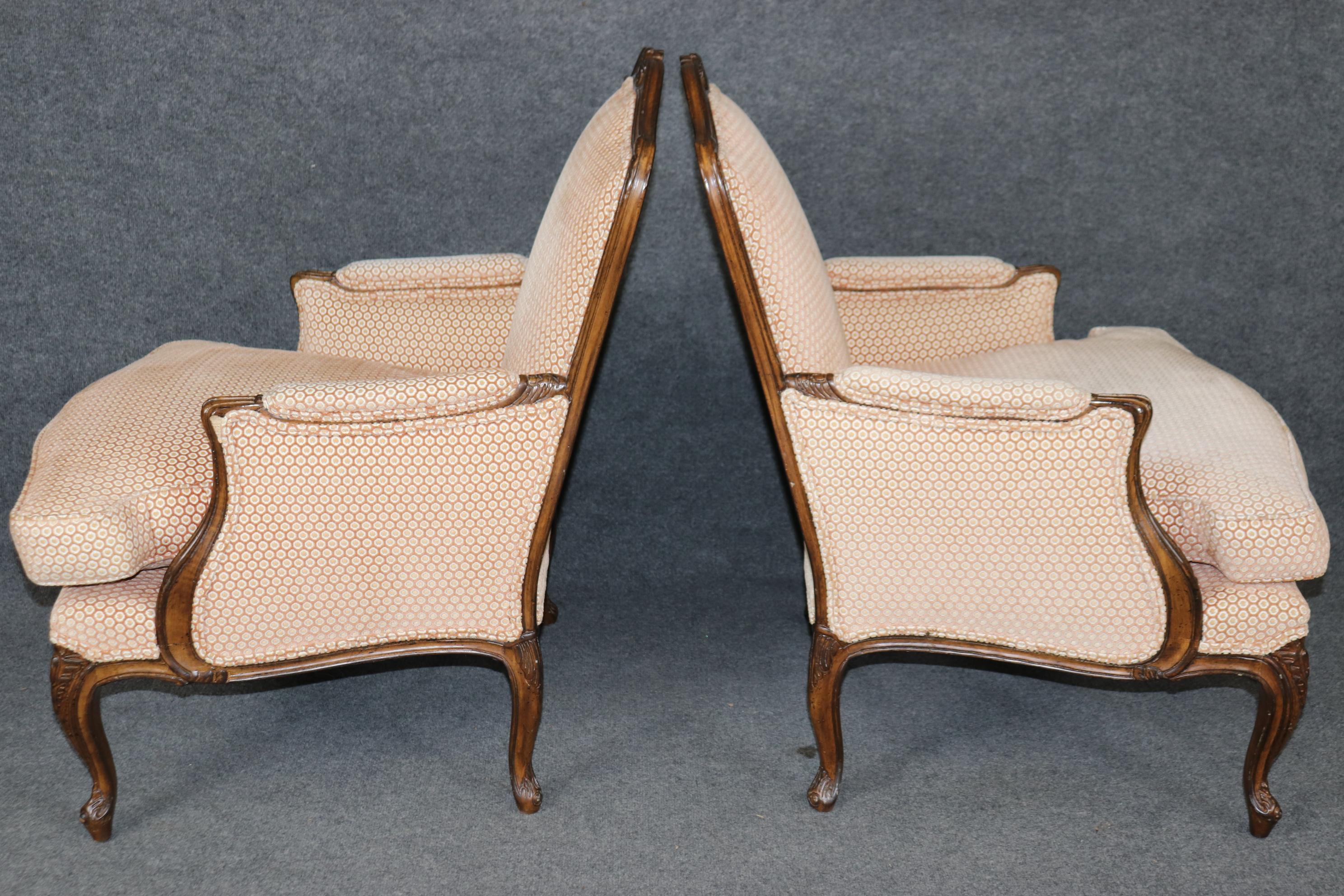 Pair of French Carved Walnut Louis XV Style Bergere Chairs In Good Condition For Sale In Swedesboro, NJ