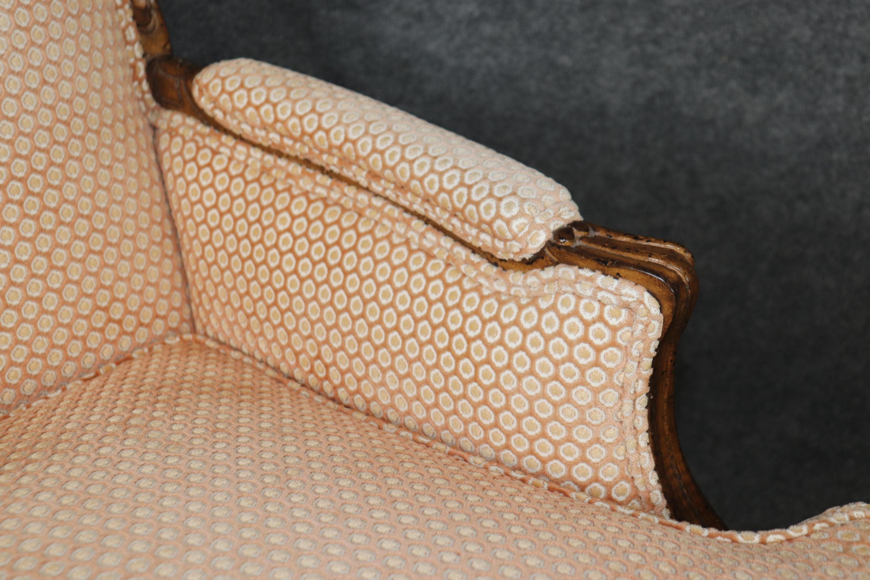 Pair of French Carved Walnut Louis XV Style Bergere Chairs For Sale 4