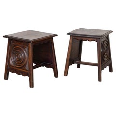 Paar französische Tische aus geschnitztem Holz von Charles Dudouyt