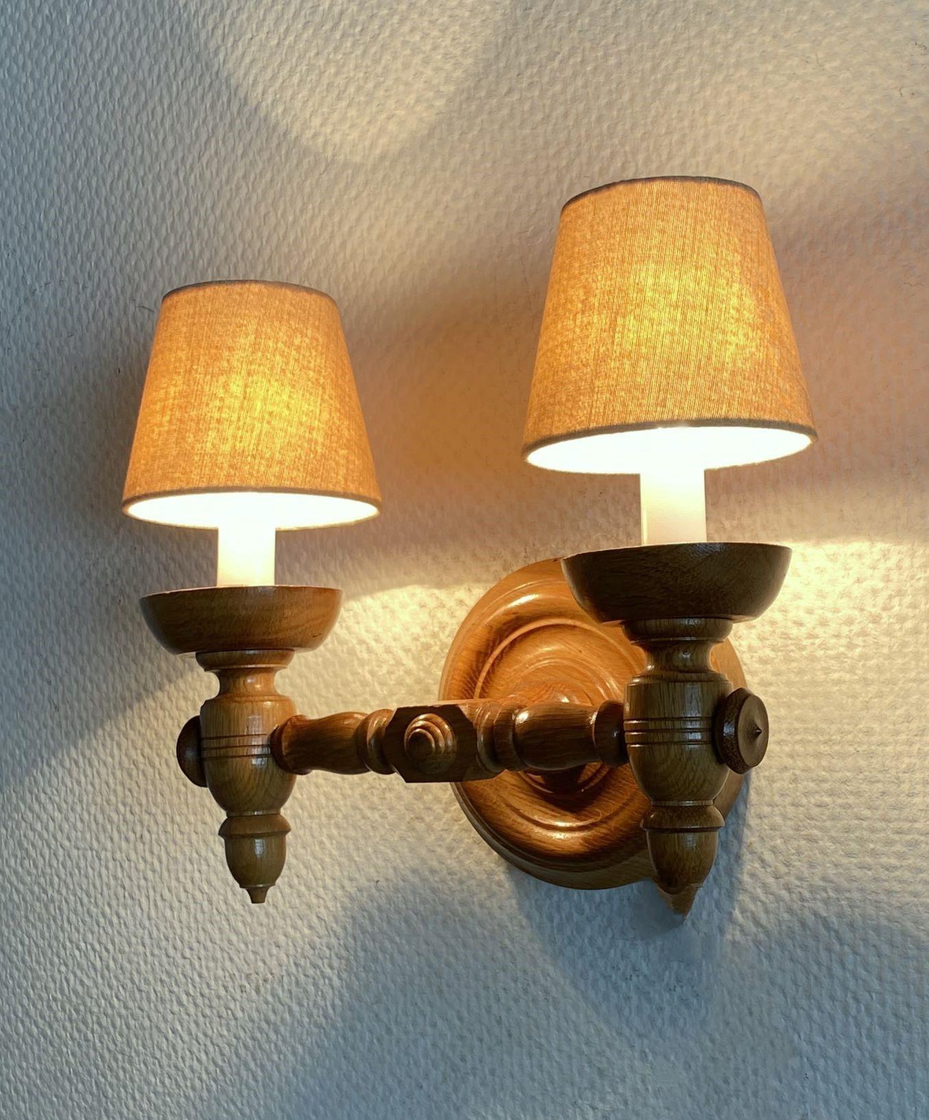 Paire d'appliques murales en bois sculpté dans le style de Charles Dudouyt, années 1940 en vente 4