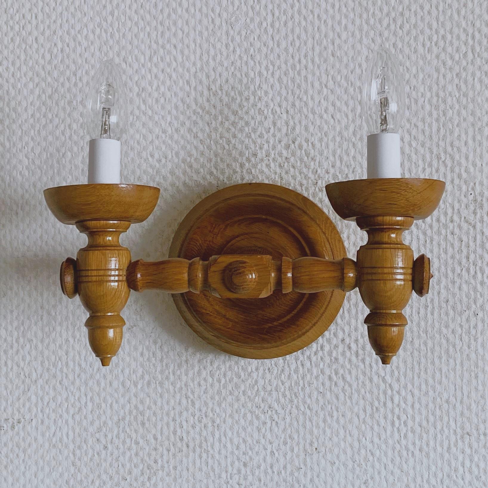 Paire d'appliques murales en bois sculpté dans le style de Charles Dudouyt, années 1940 en vente 6