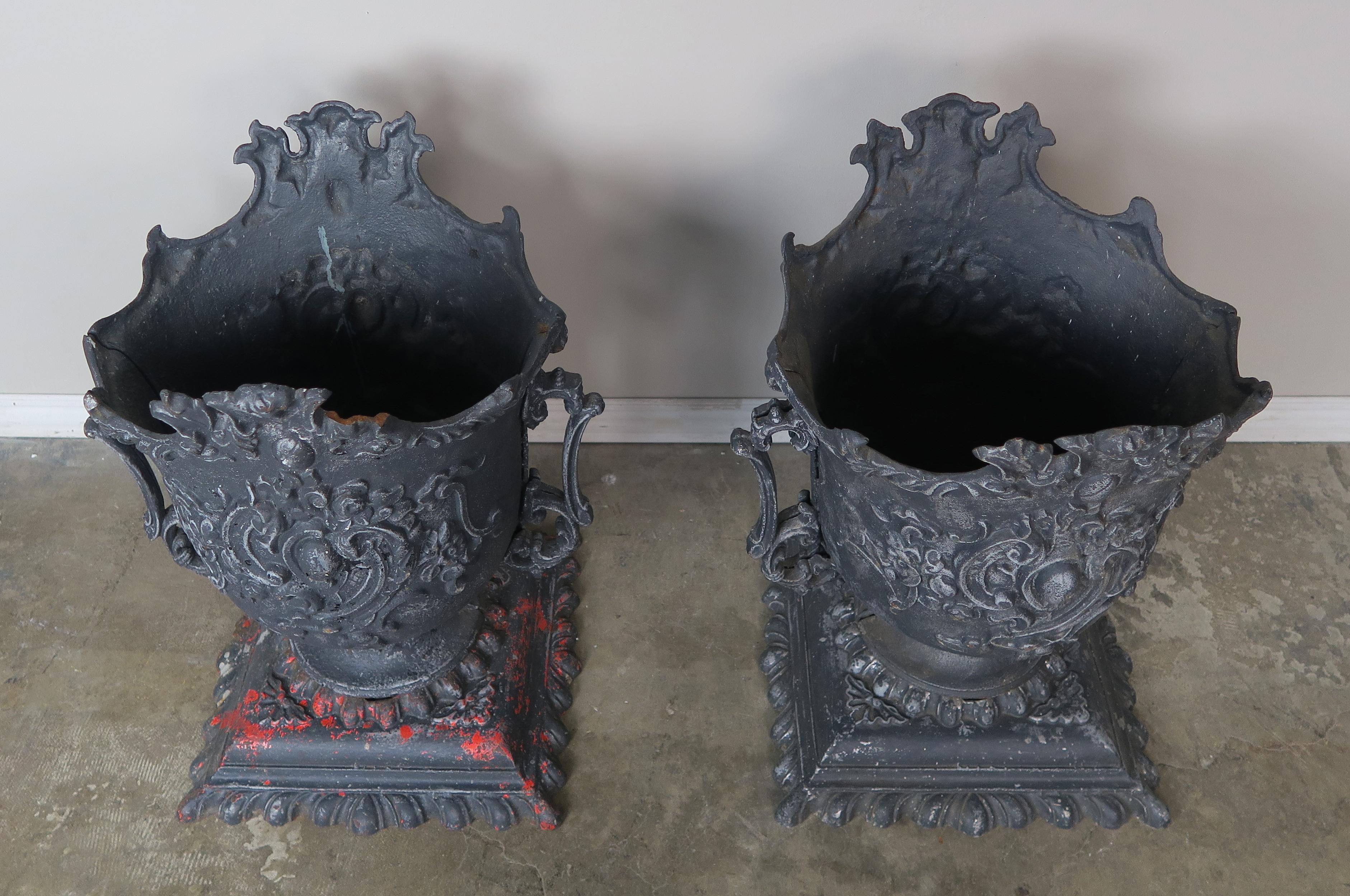 Early 20th Century Pair of French Cast Iron Garden Planters, circa 1900