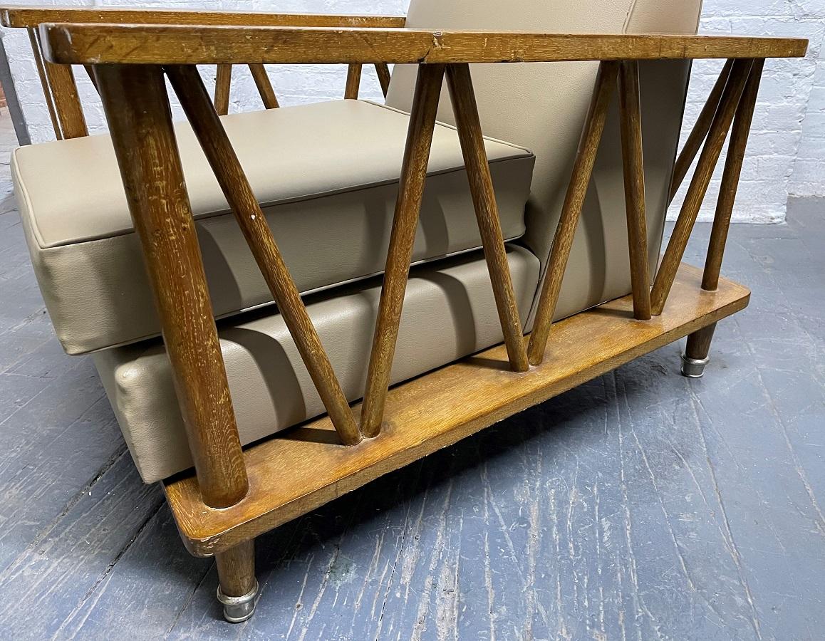 Fauteuils de salon cérusés français style Jean-Michel Frank en vente 1