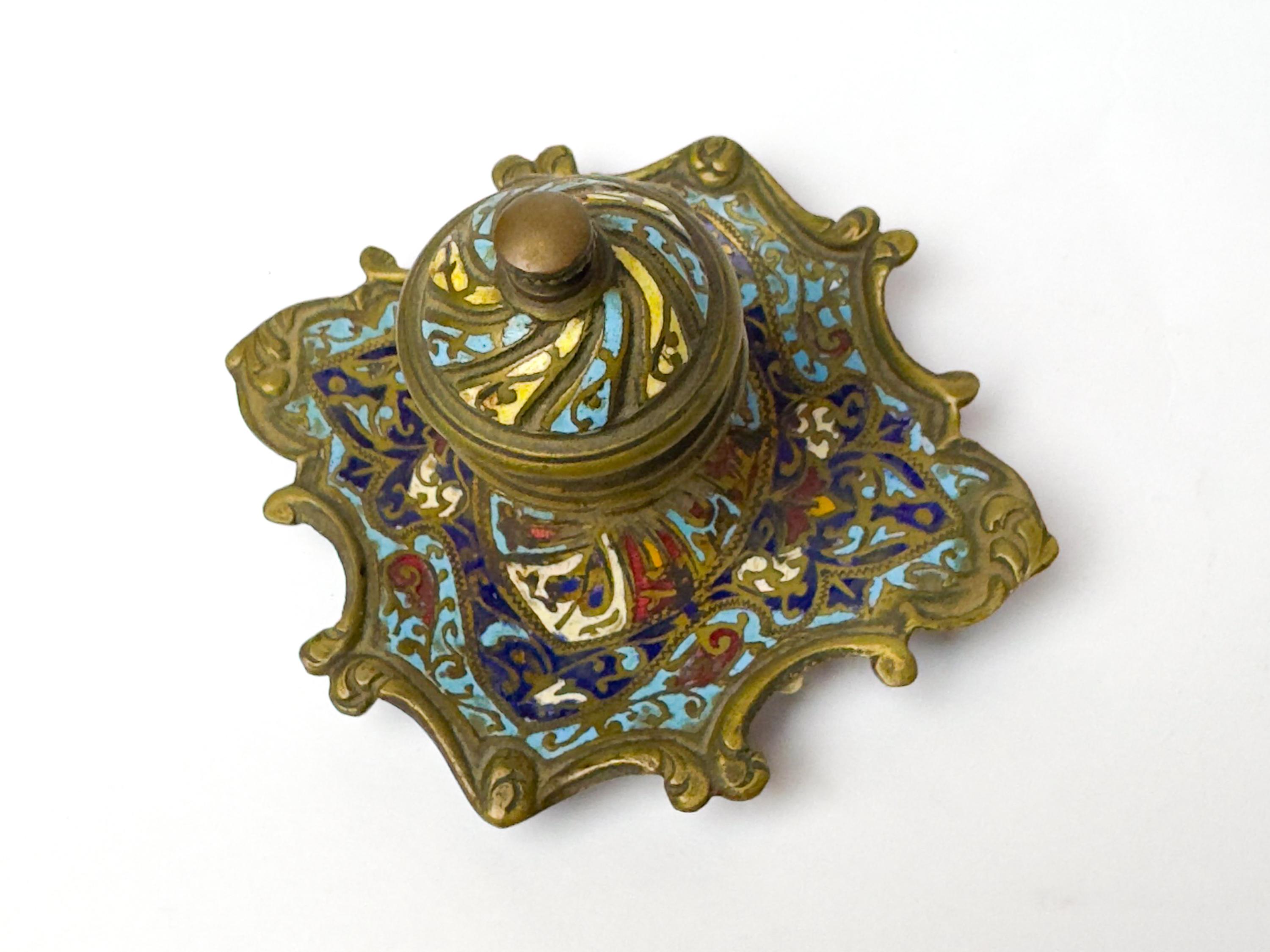 Coppia di calamai da tavolo francesi Champlevé, Napoleone III, XIX secolo in vendita 8