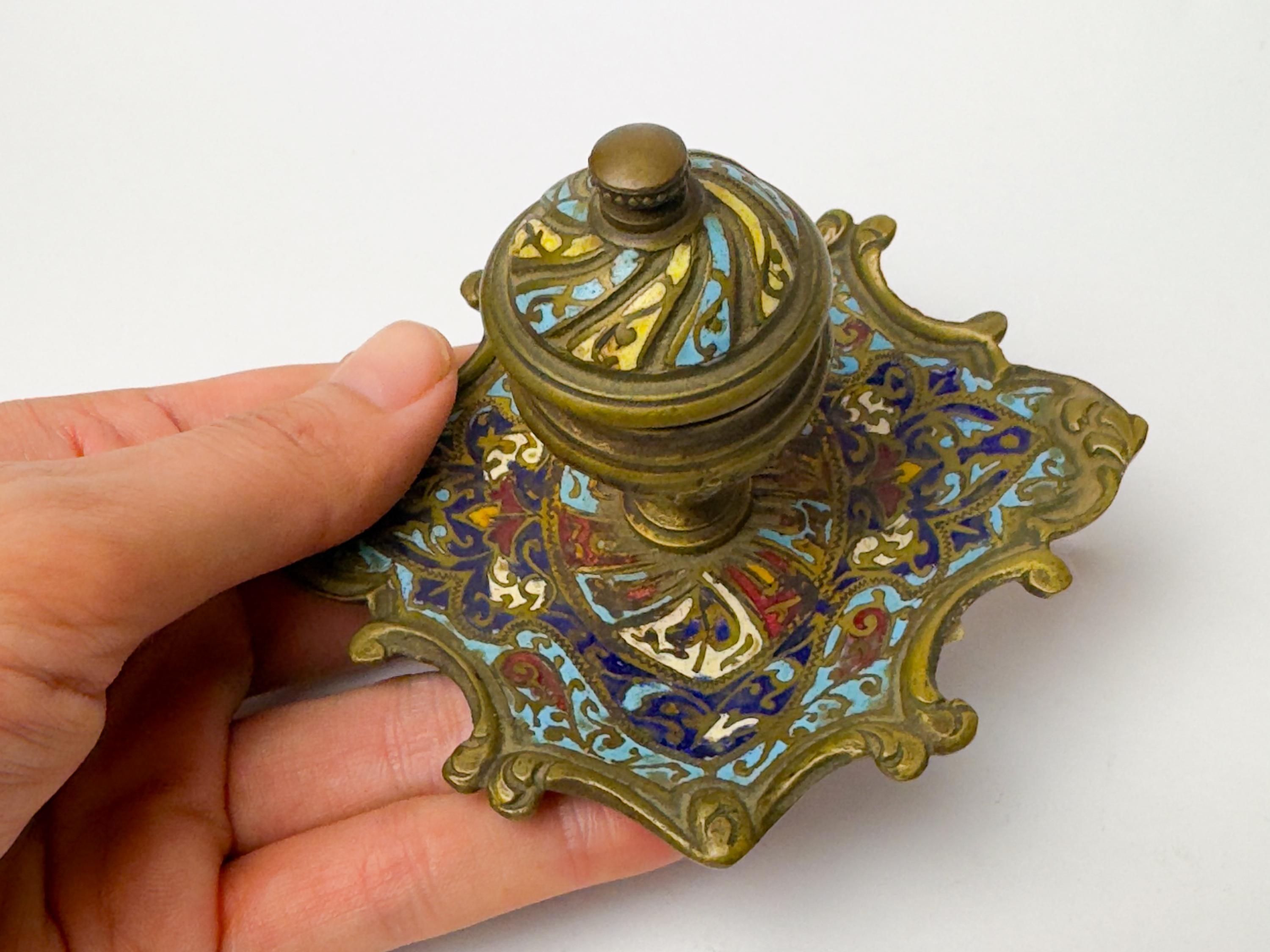 Coppia di calamai da tavolo francesi Champlevé, Napoleone III, XIX secolo in vendita 10