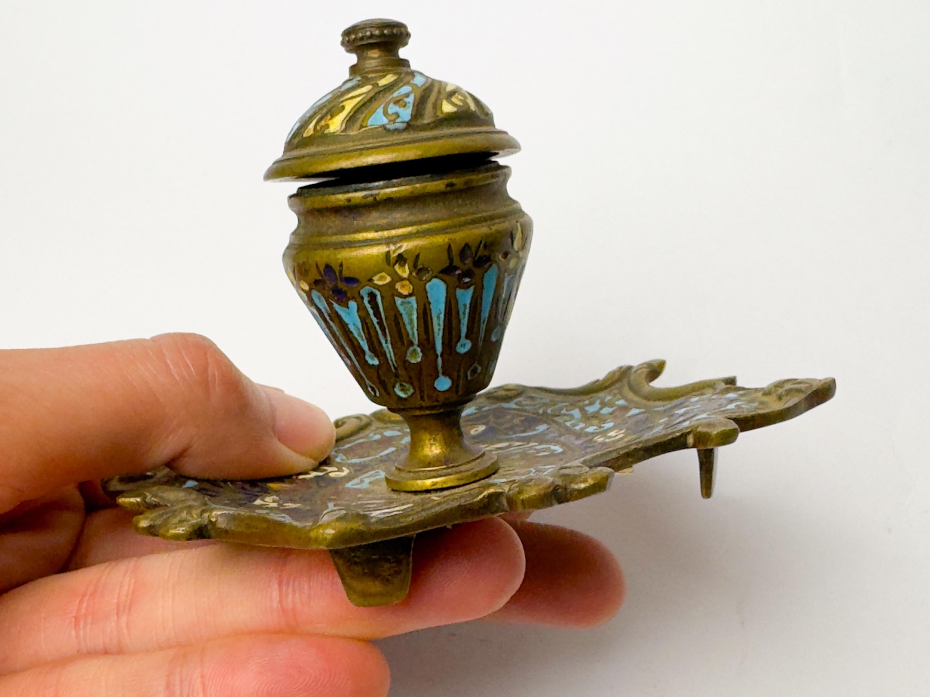 Coppia di calamai da tavolo francesi Champlevé, Napoleone III, XIX secolo in vendita 11