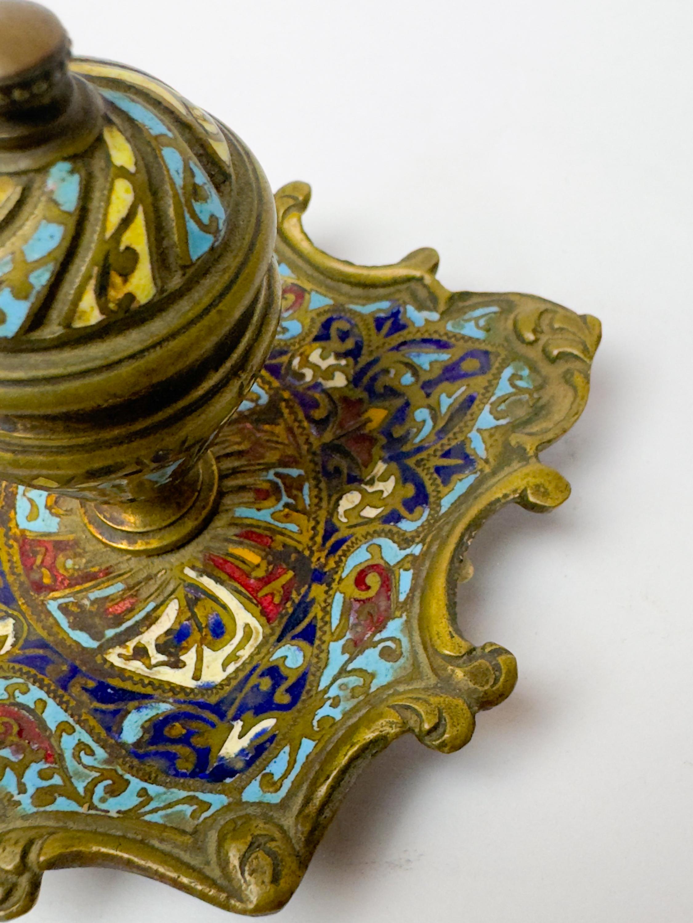 Coppia di calamai da tavolo francesi Champlevé, Napoleone III, XIX secolo in vendita 15