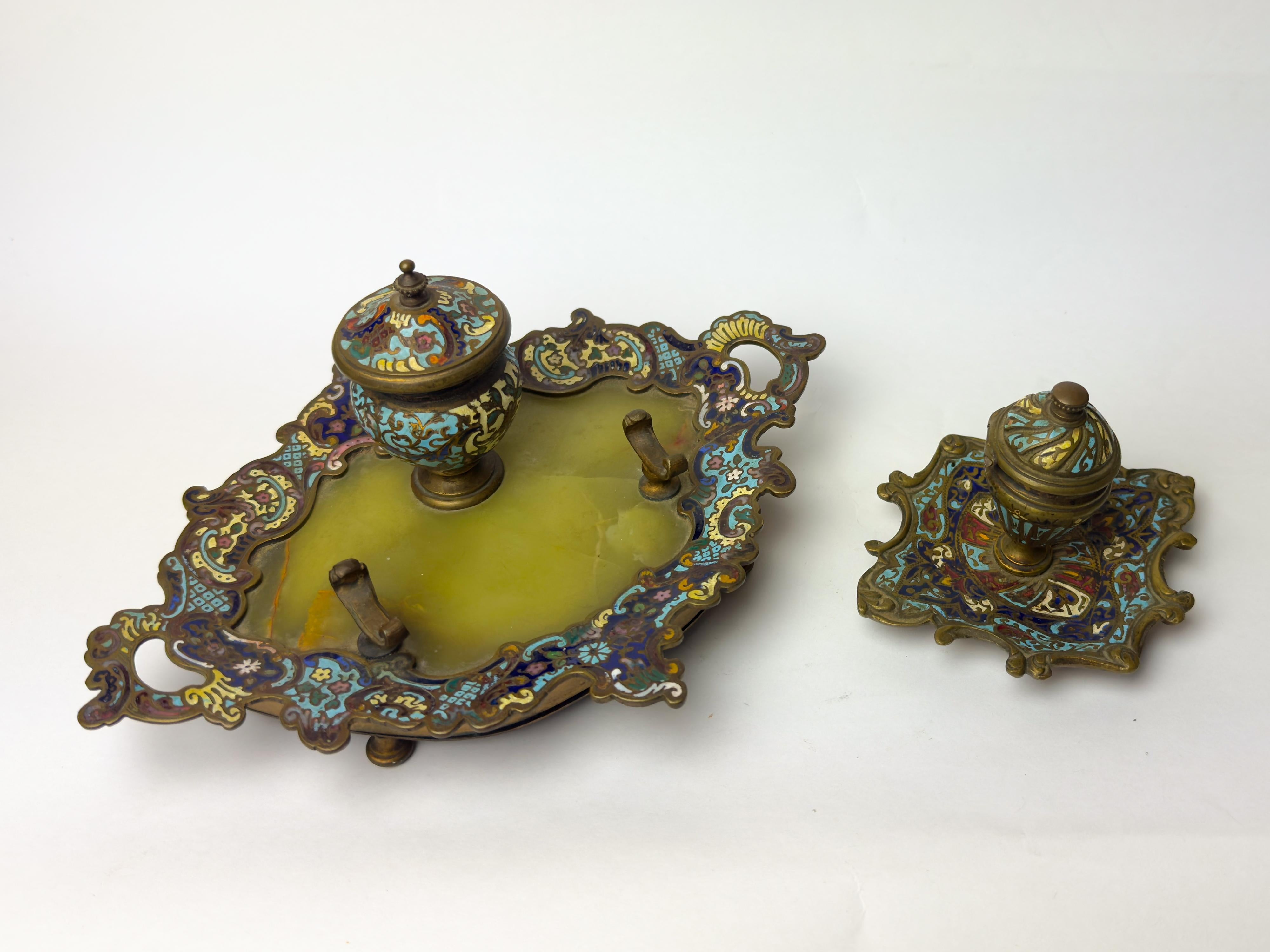 Coppia di calamai da tavolo francesi Champlevé, Napoleone III, XIX secolo In condizioni buone in vendita a Lisbon, PT