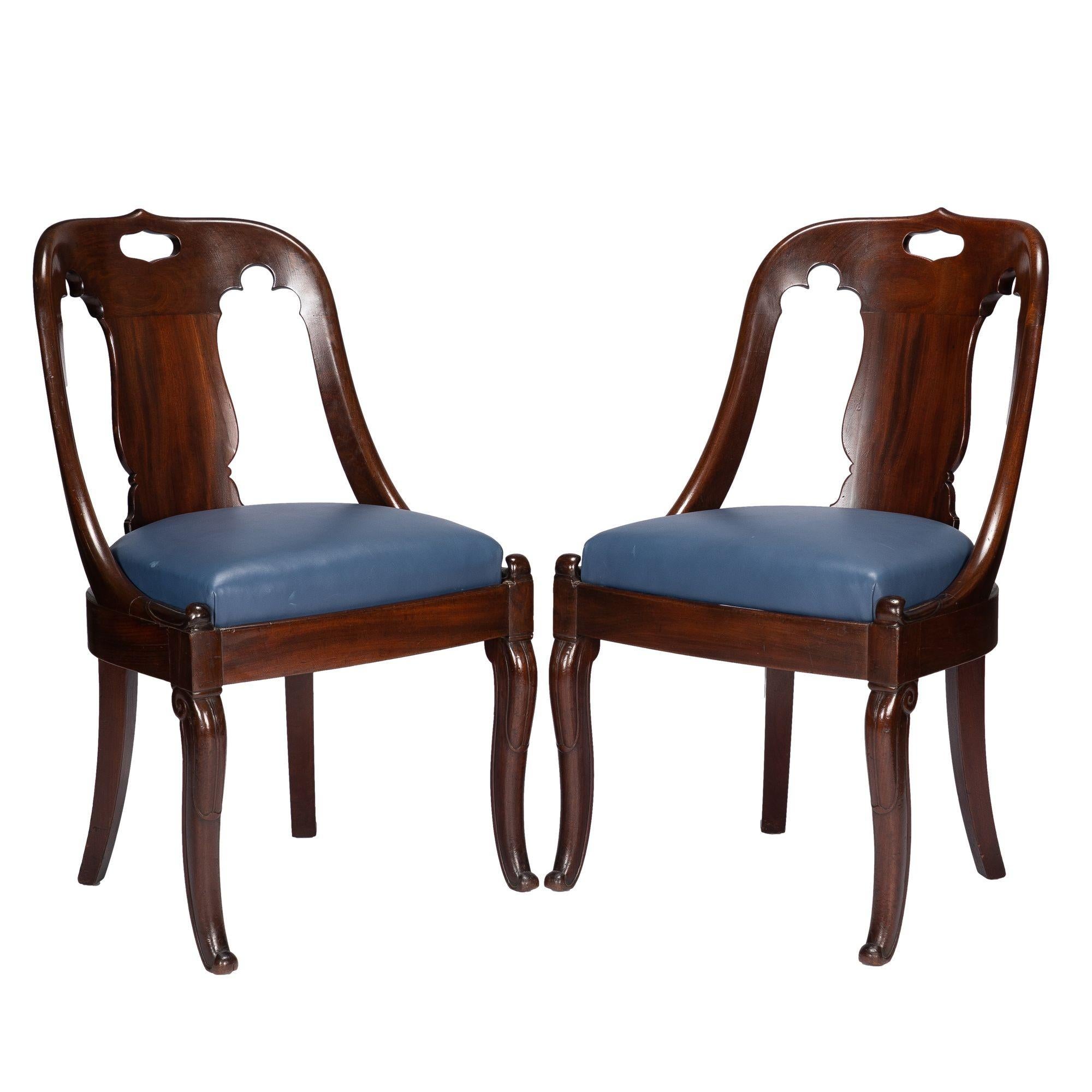 Pair of French Charles X gondola chairs, 1800-20 5