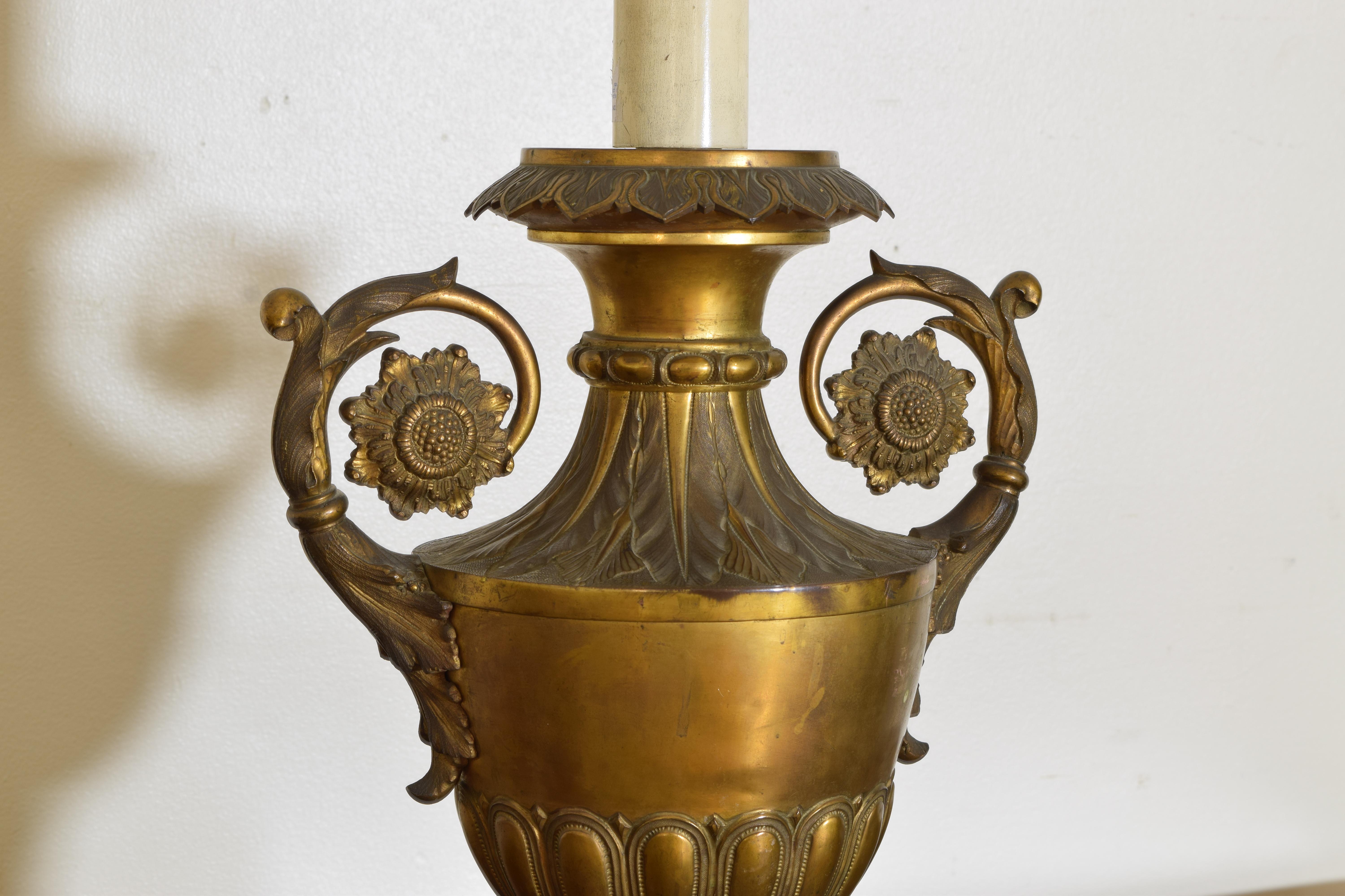 Pair of French Charles X Period Gilded Bronze Table Lamps, ca. 1825 For Sale 1