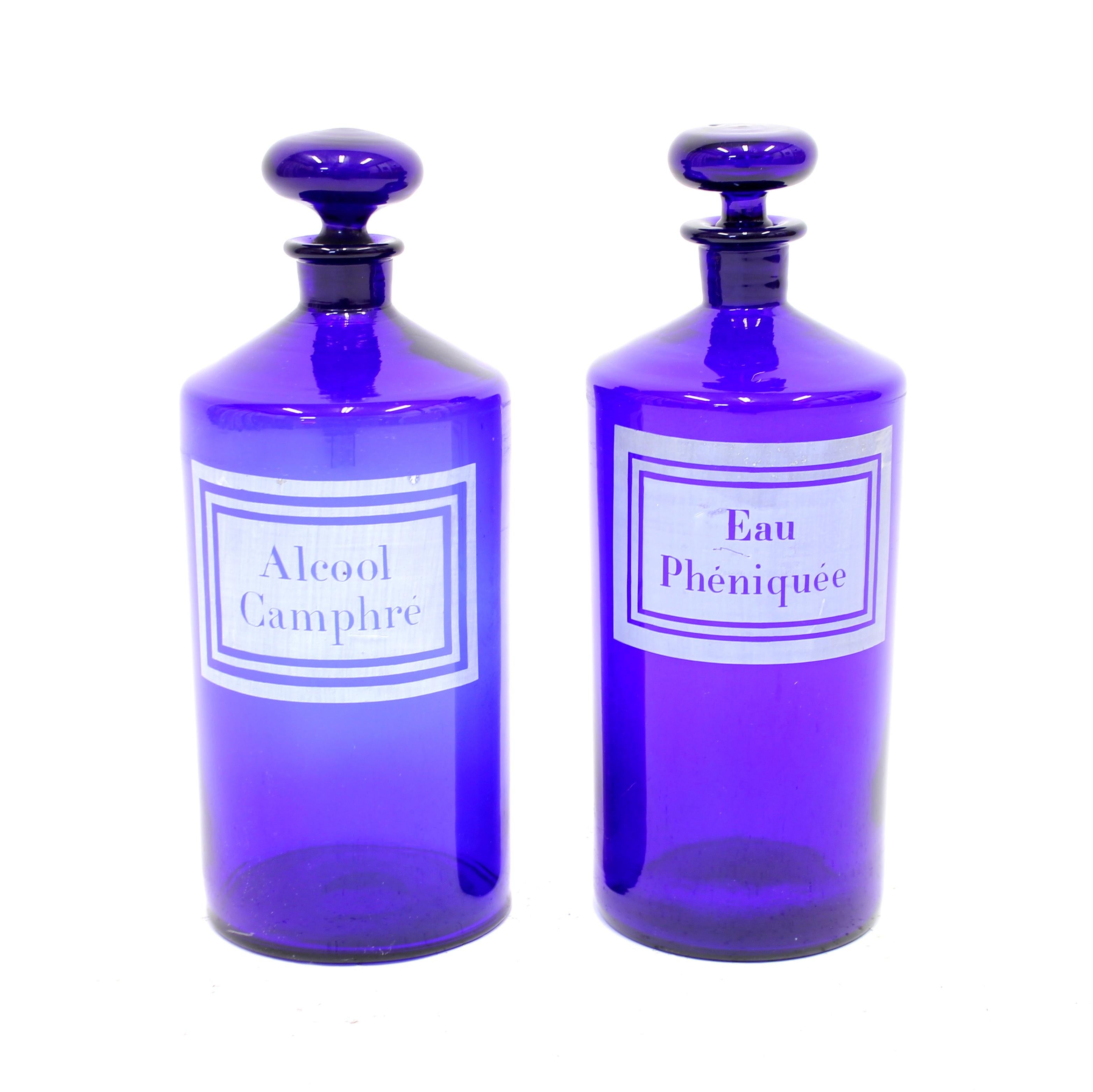 Pair of French Cobalt Blue Apothecary Bottles, Early 20th Century In Good Condition In Uppsala, SE