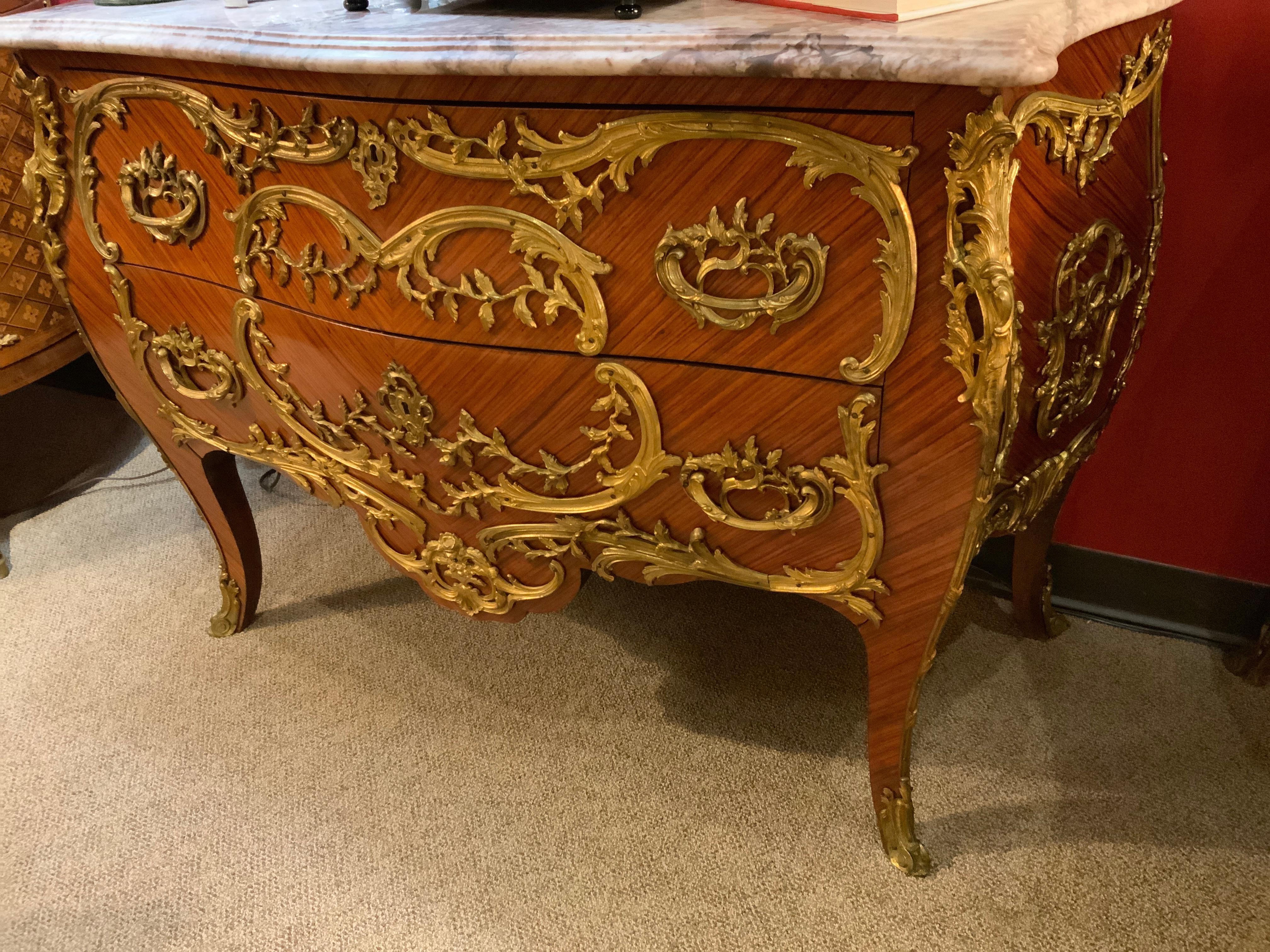 Pair of French Commodes Bombe' Form with Elaborate Bronze Mounts For Sale 1