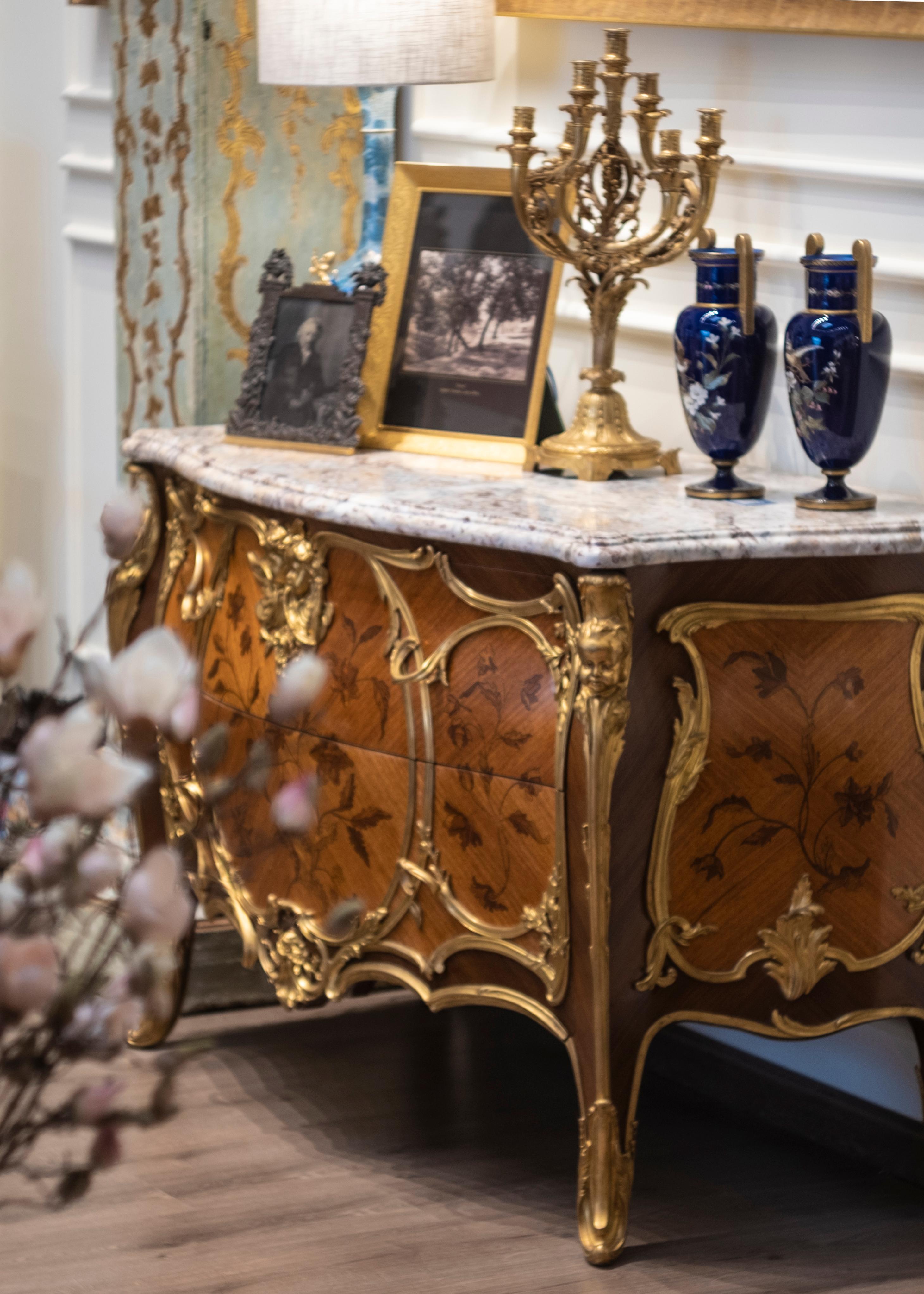 Pair of French Commodes in Louis XV style with Ormolu Mounts and Marquetry For Sale 4