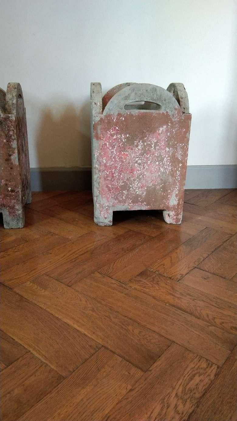 Pair of French Concrete Planters, circa 1940 In Fair Condition For Sale In Lectoure, Occitanie