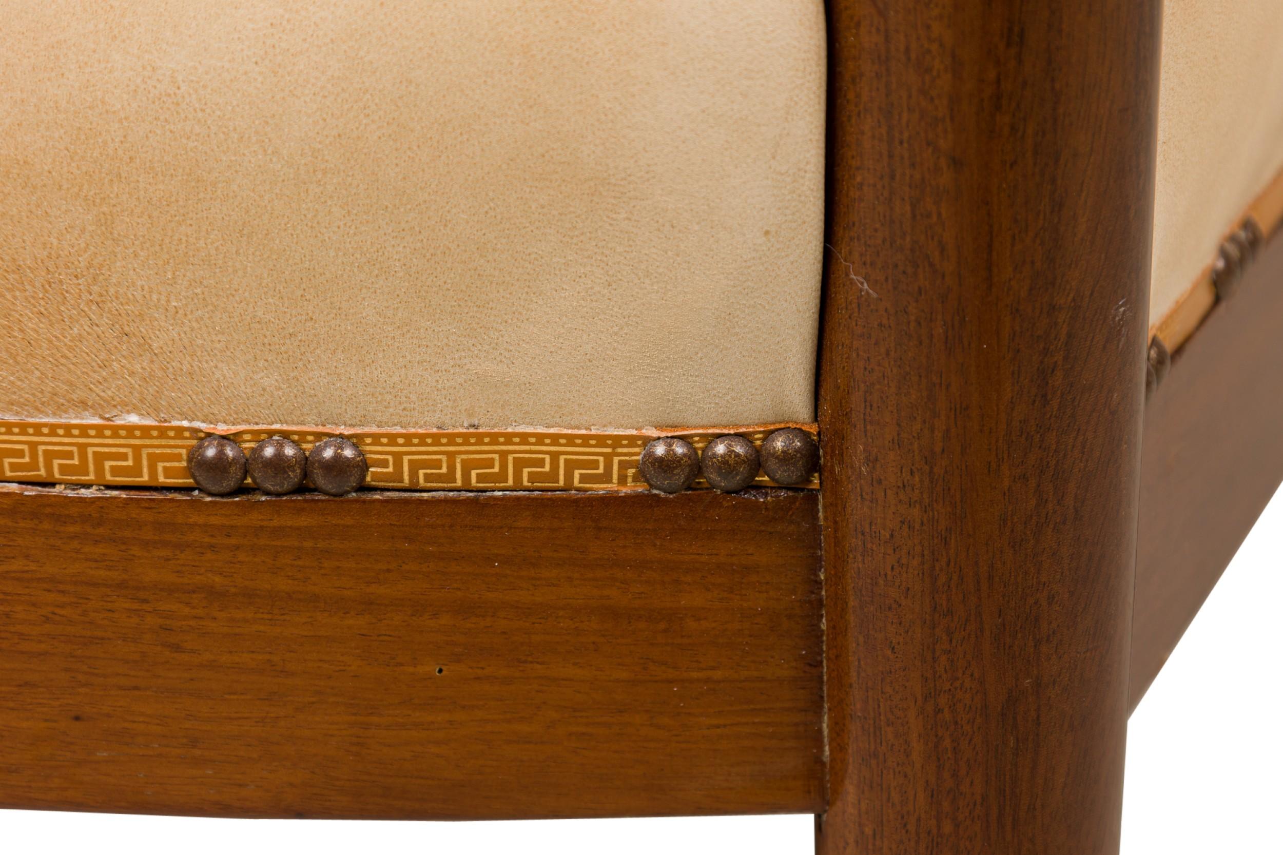 Paire de fauteuils de Consulat français en vente 9