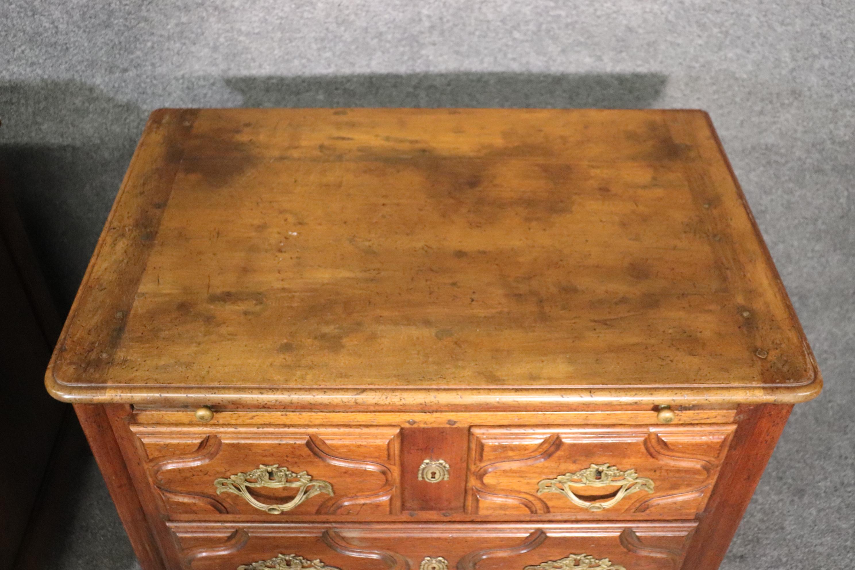 Pair of Auffray French Country Antique Style Nightstands with Pull Out Trays In Good Condition For Sale In Swedesboro, NJ