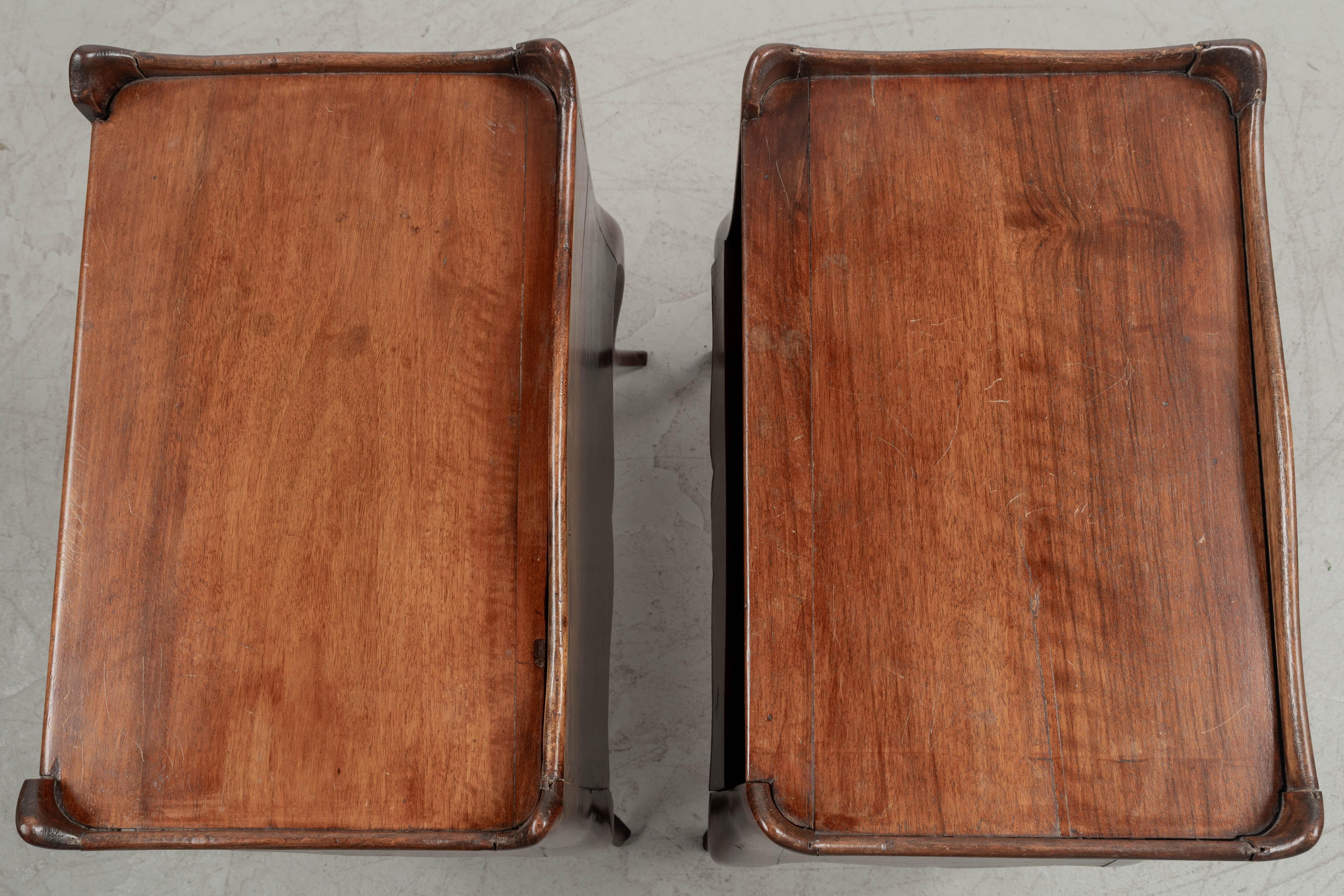 Pair of French Country Louis XV Style Nightstands For Sale 3