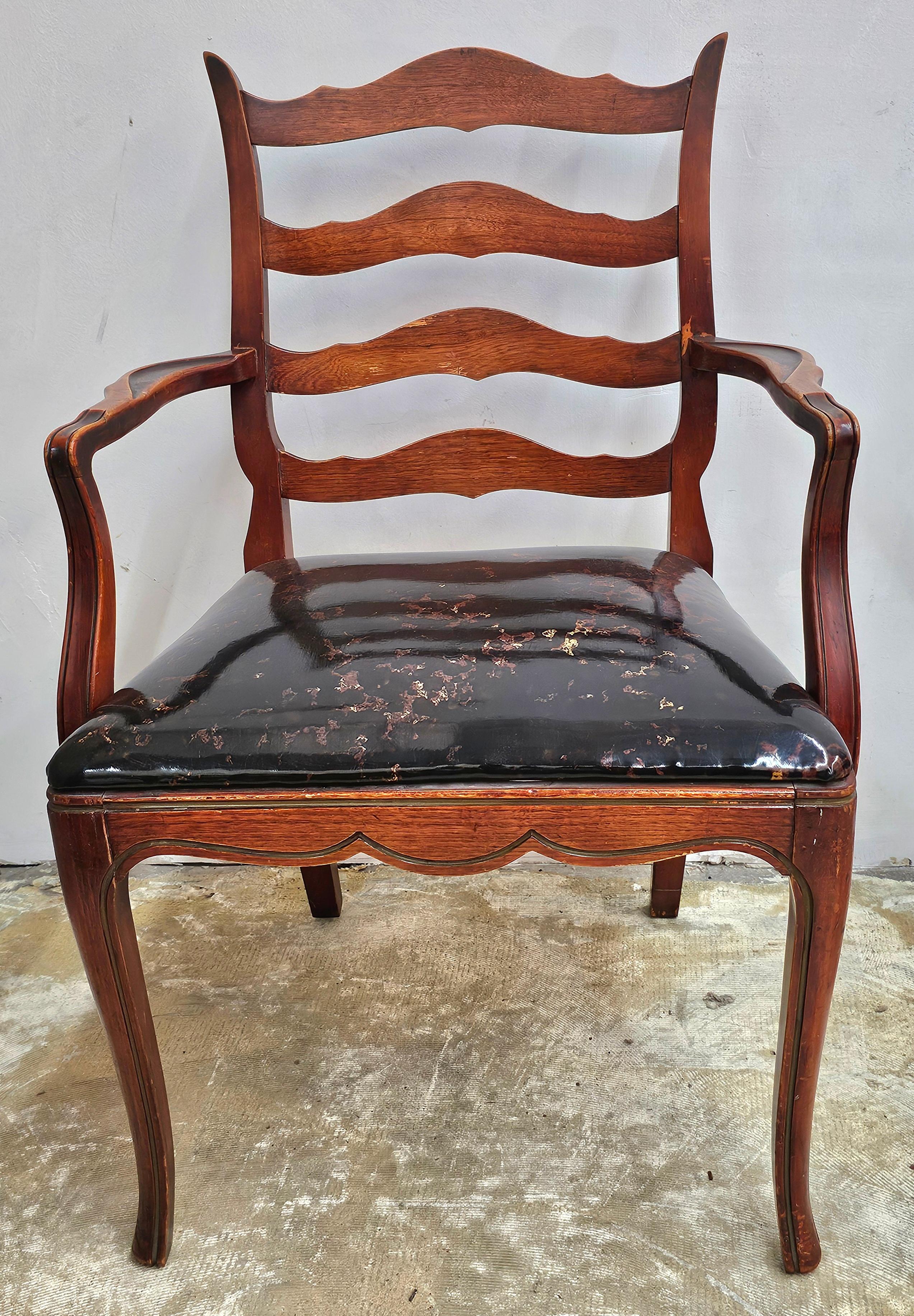 Pareja de sillones de caoba y respaldo tapizado de estilo rural francés Provincial francés en venta