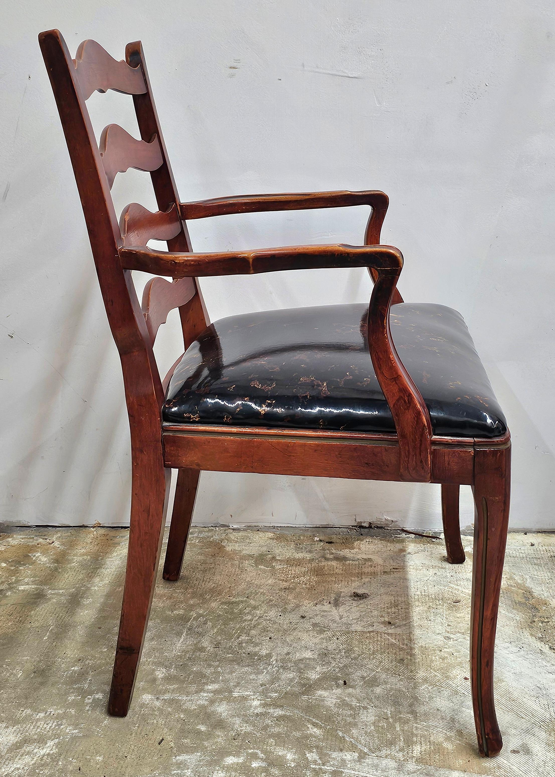 Pareja de sillones de caoba y respaldo tapizado de estilo rural francés Dorado en venta