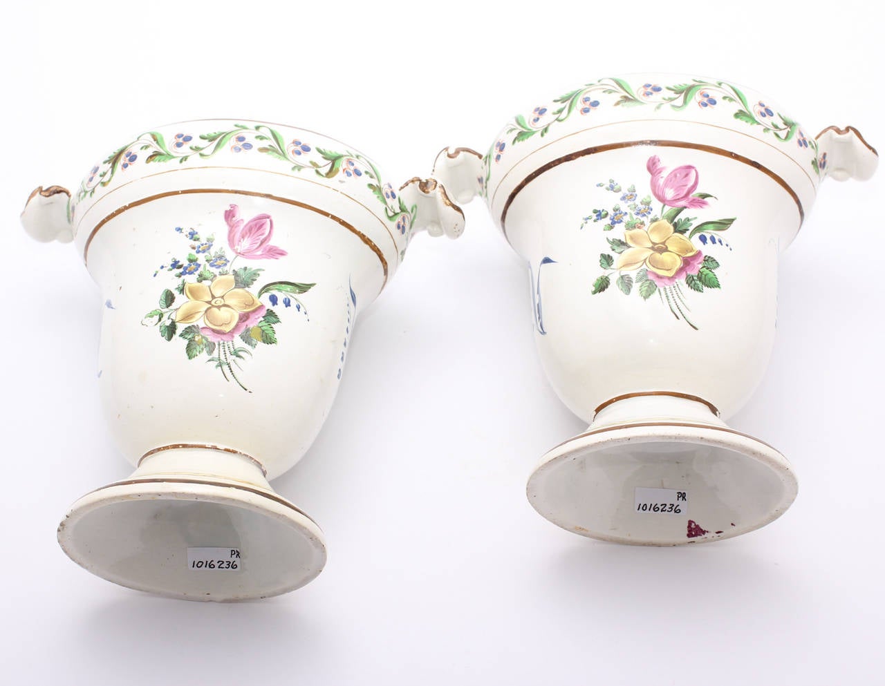 Neoclassical Pair of French Creamware Vases, Flower Decoration, circa 1800 For Sale