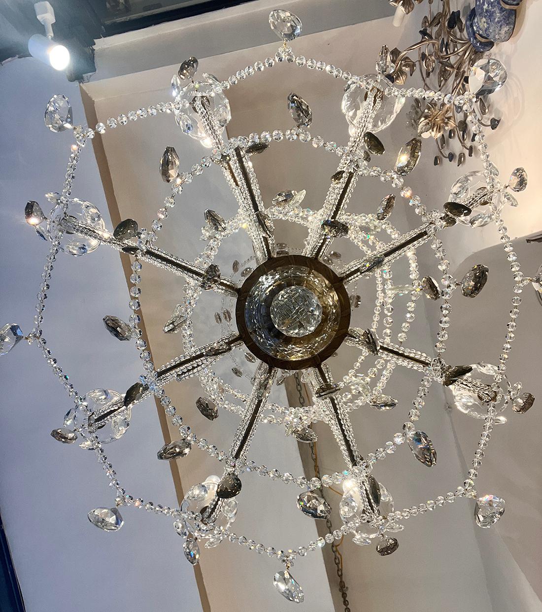 Paar französische Kristall-Kronleuchter, einzeln verkauft im Angebot 5
