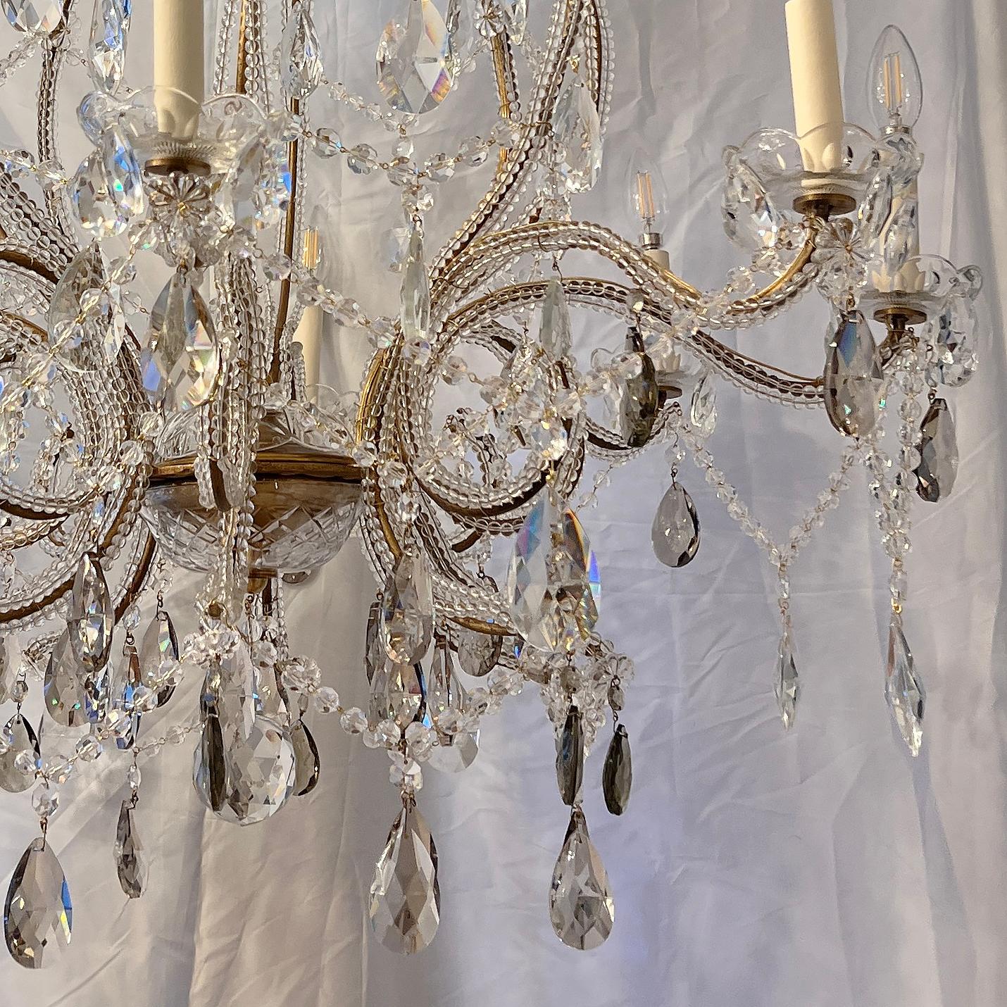 Paar französische Kristall-Kronleuchter, einzeln verkauft im Zustand „Gut“ im Angebot in New York, NY