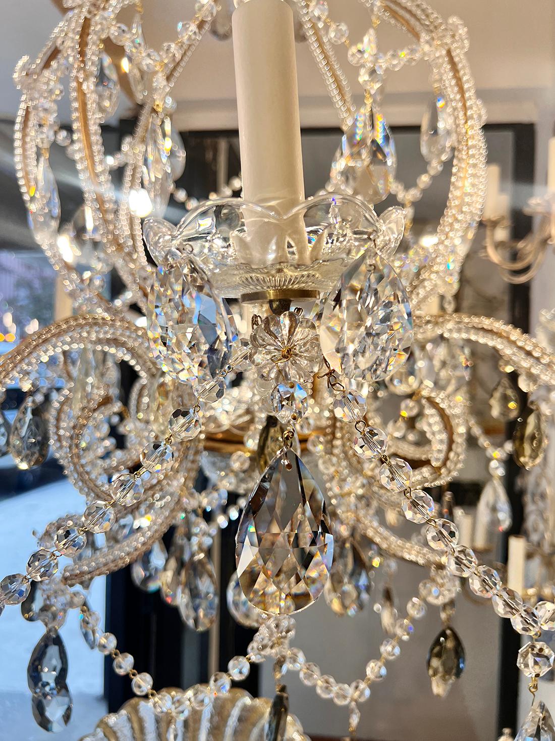 Paar französische Kristall-Kronleuchter, einzeln verkauft im Angebot 1