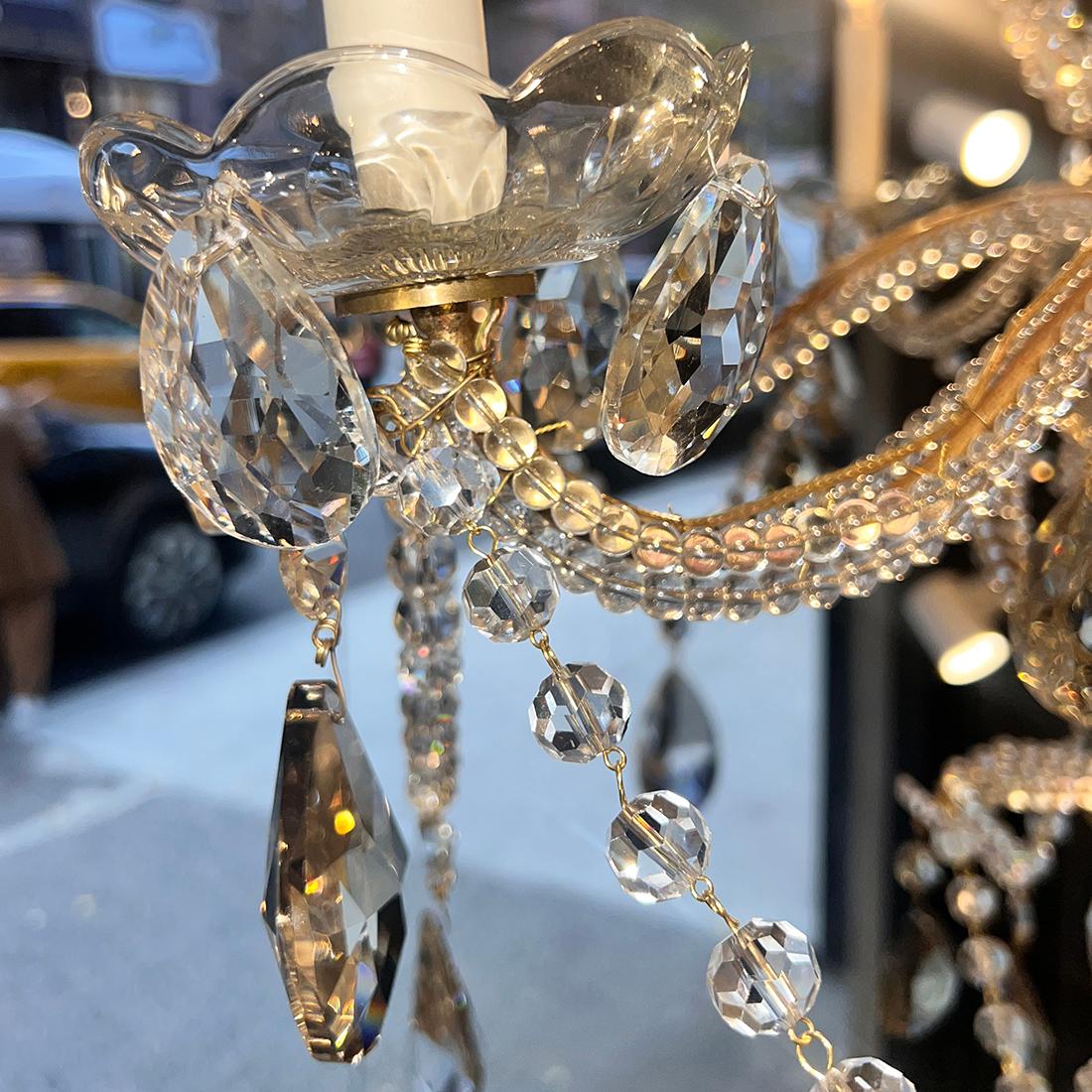 Paar französische Kristall-Kronleuchter, einzeln verkauft im Angebot 3
