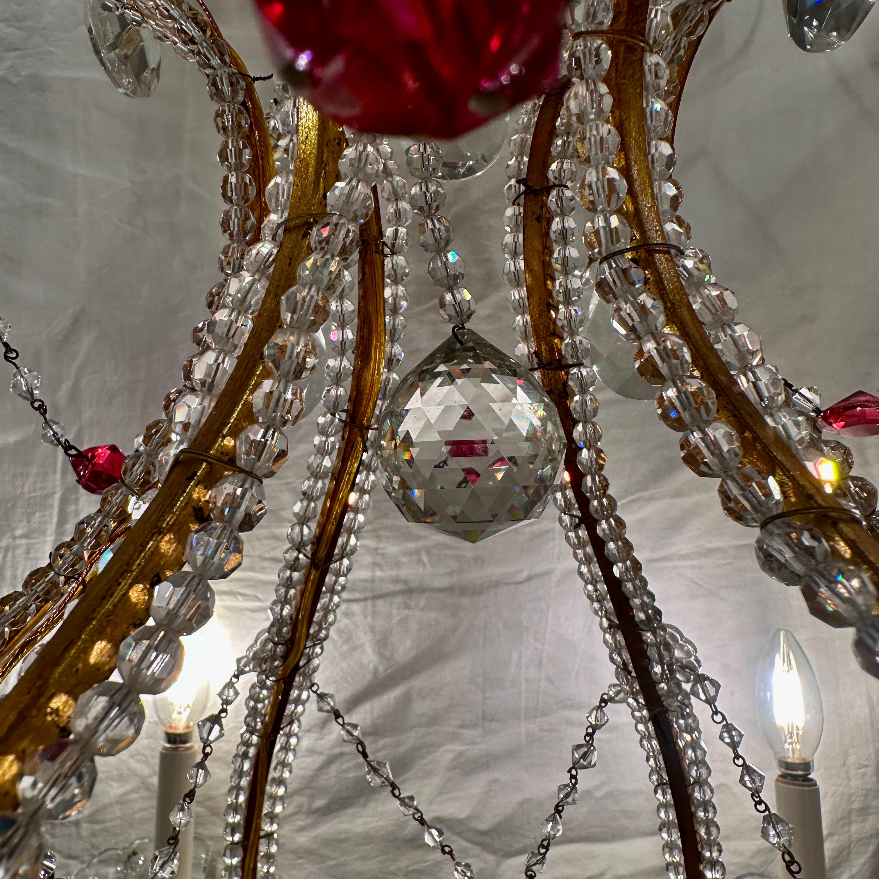 Coppia di lampadari francesi in cristallo, venduti singolarmente in vendita 3