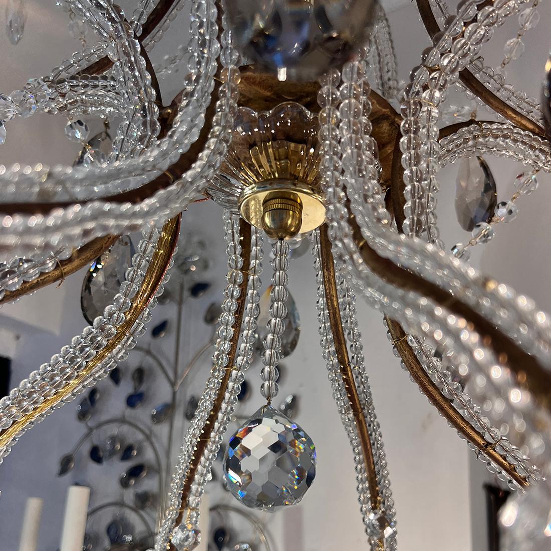 Paar französische Kristall-Kronleuchter, einzeln verkauft im Angebot 4
