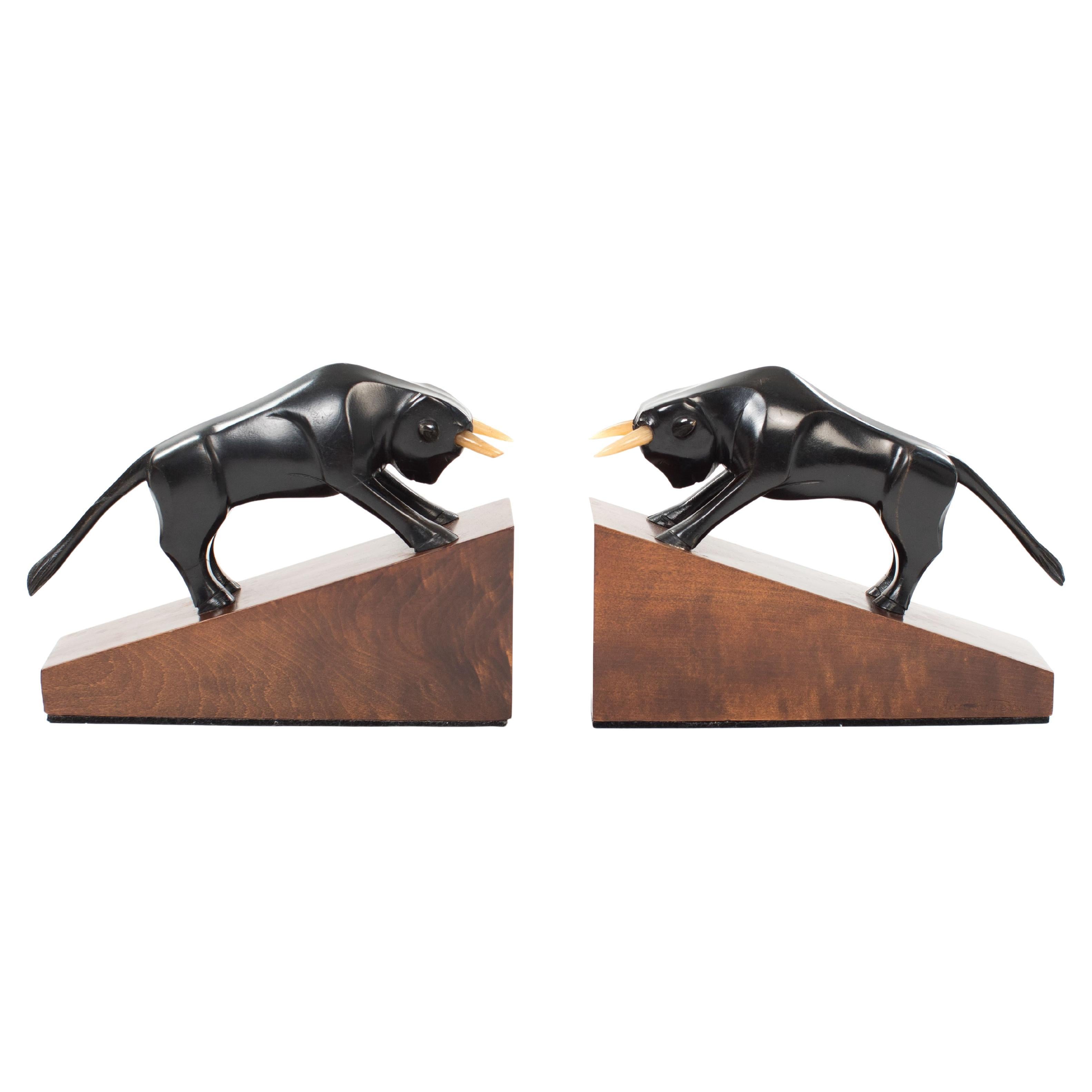 Paar französische kubistische Art Déco-Buchstützen aus Ebenholz-Horn, signiert von Hand 1920er Jahre