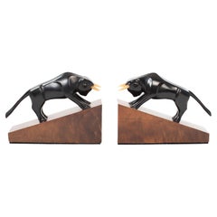 Paar französische kubistische Art Déco-Buchstützen aus Ebenholz-Horn, signiert von Hand 1920er Jahre