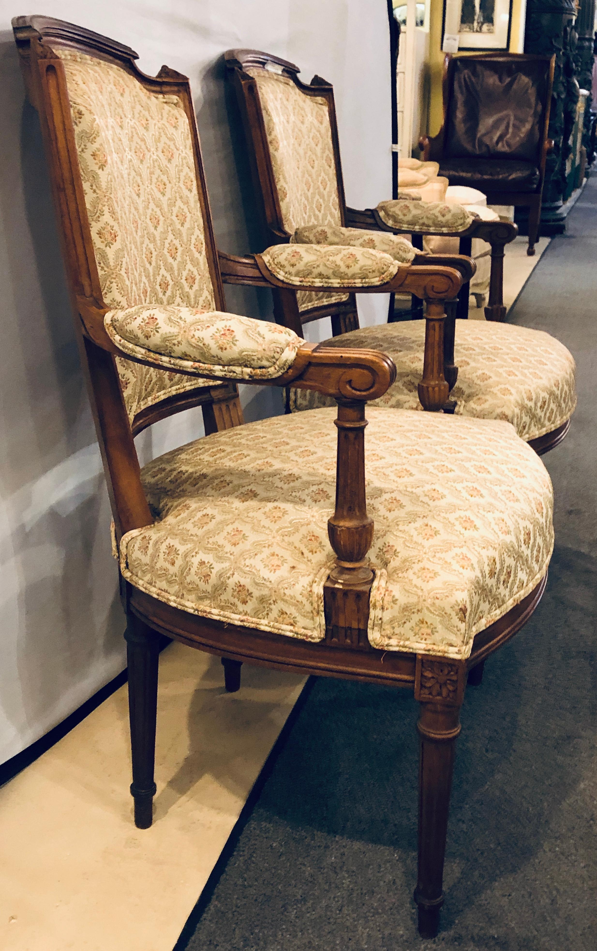 Paire de bergères, fauteuils de bureau ou fauteuils de style Louis XVI sculptés sur mesure français en vente 3