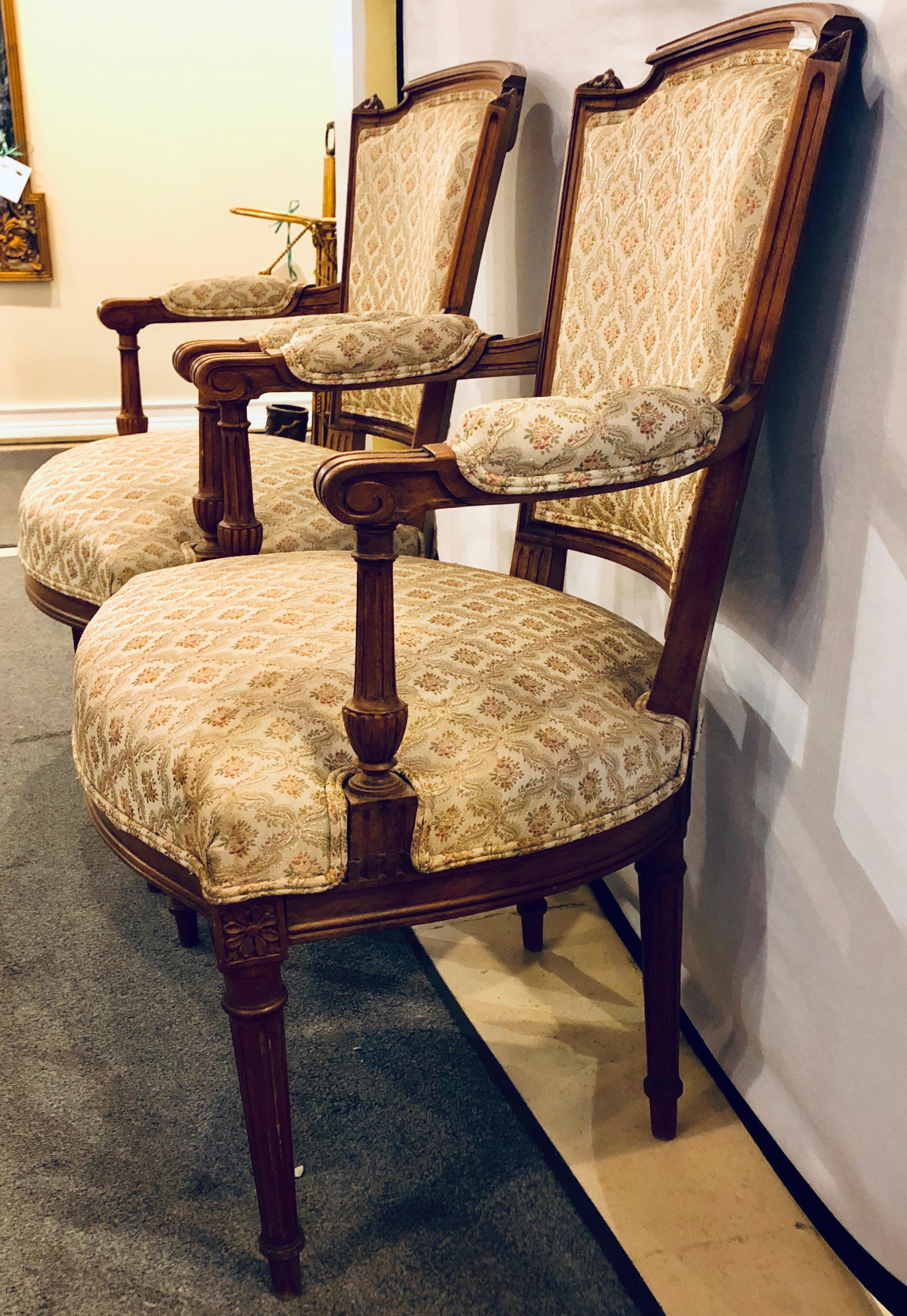 Néoclassique Paire de bergères, fauteuils de bureau ou fauteuils de style Louis XVI sculptés sur mesure français en vente