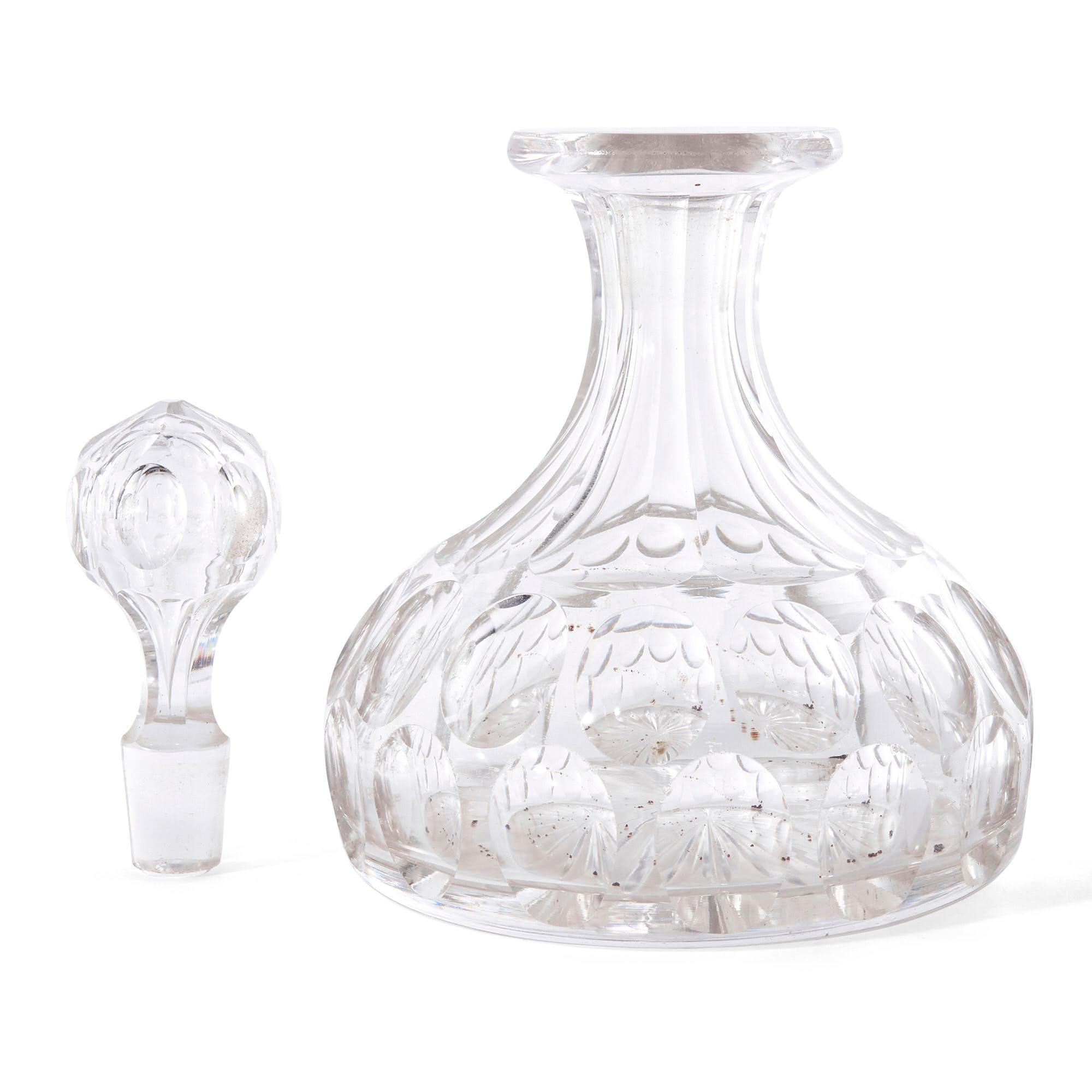 Pair of French Cut Glass Decanters with Six Glasses In Good Condition For Sale In London, GB