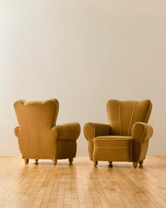 Pair of French Deco Cabinet Maker Armchairs in Gold Mohair
