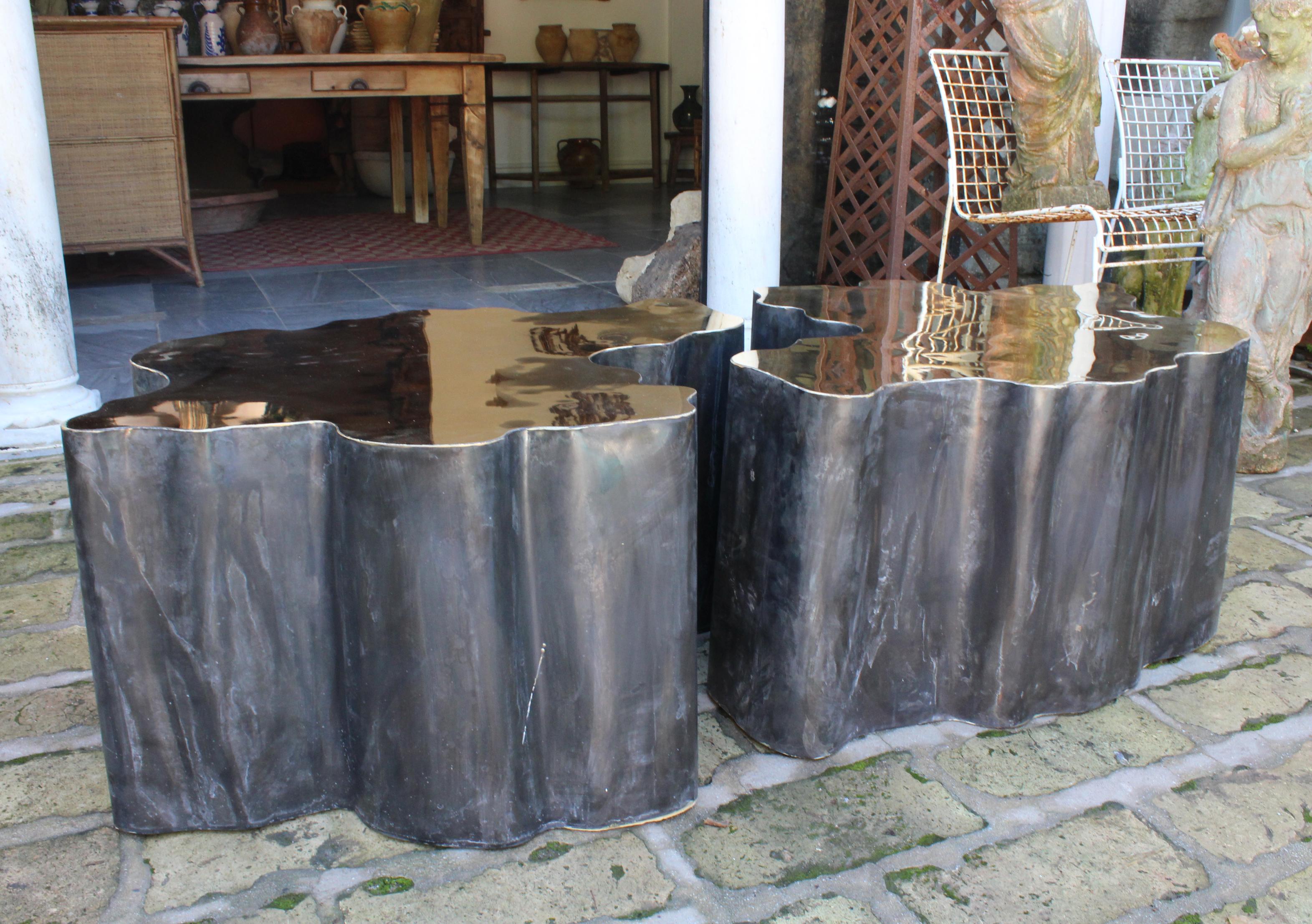Pair of French Design Gilded Brass Coffee Tables In Good Condition In Marbella, ES