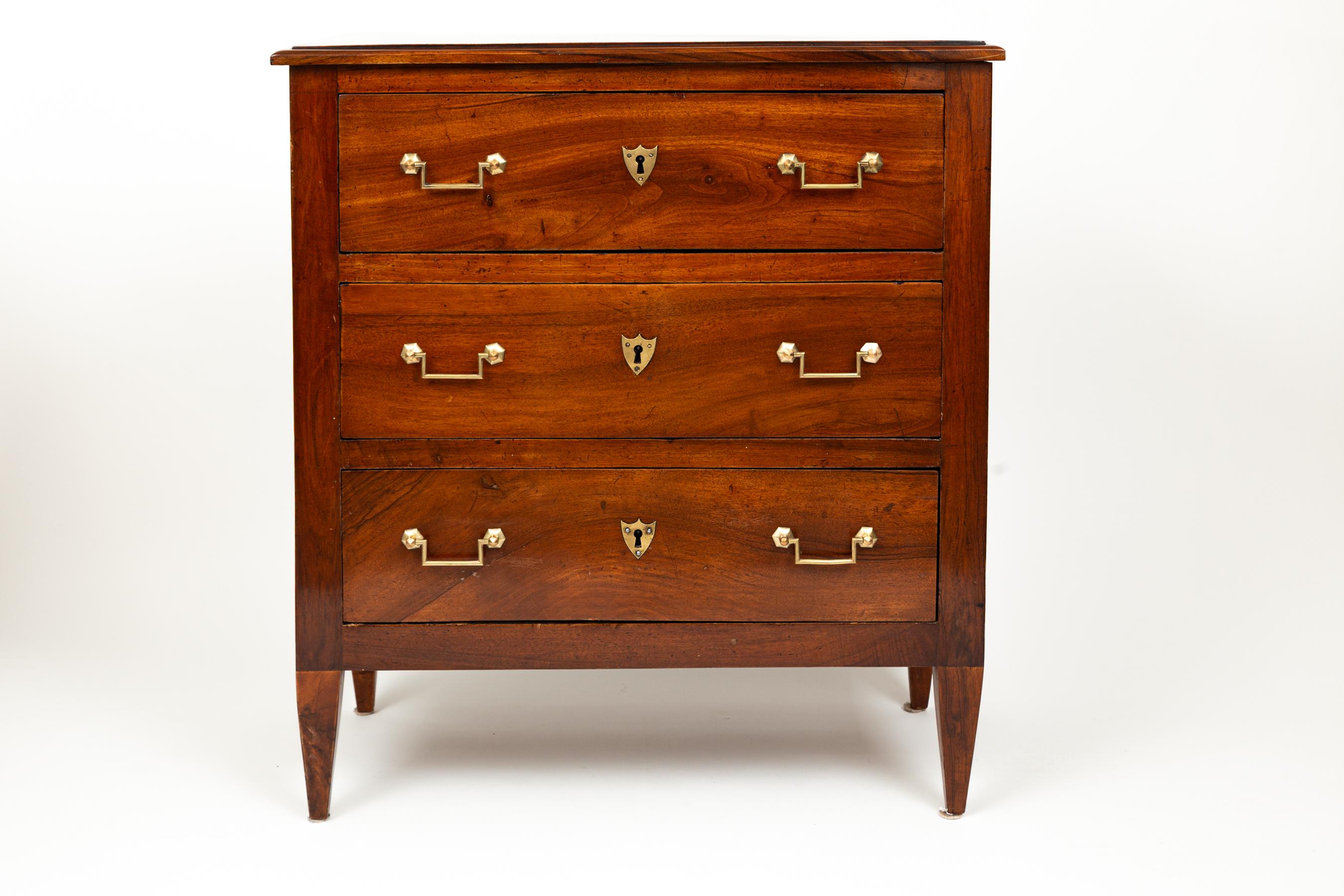Pair of French Directoire Chest Of Drawers In Good Condition For Sale In Westport, CT