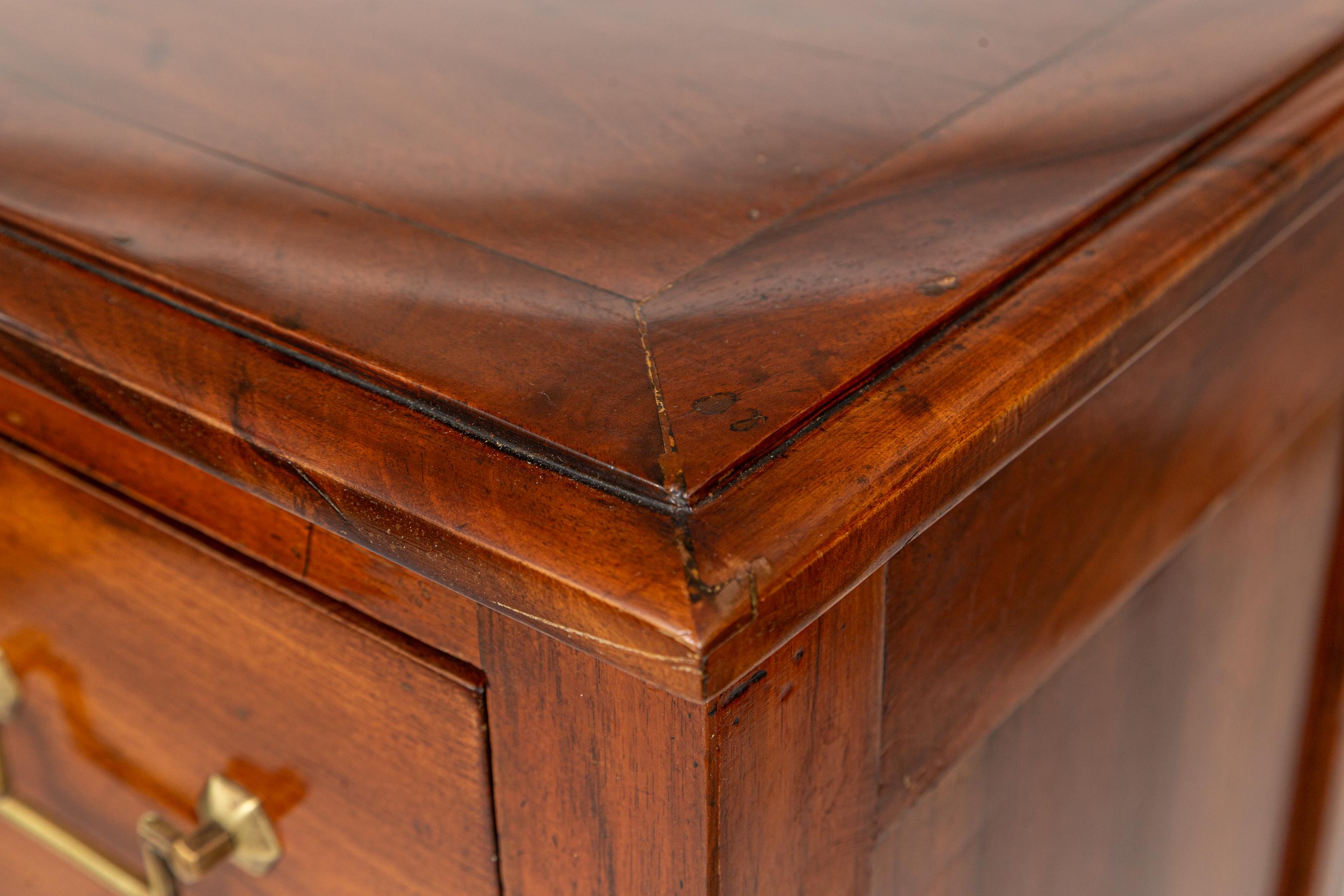 Paire de commodes/tables d'appoint Directoire françaises en vente 4