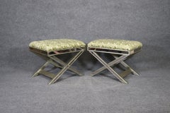 Pareja de taburetes en forma de X con espejos del Directoire Hollywood Regency francés